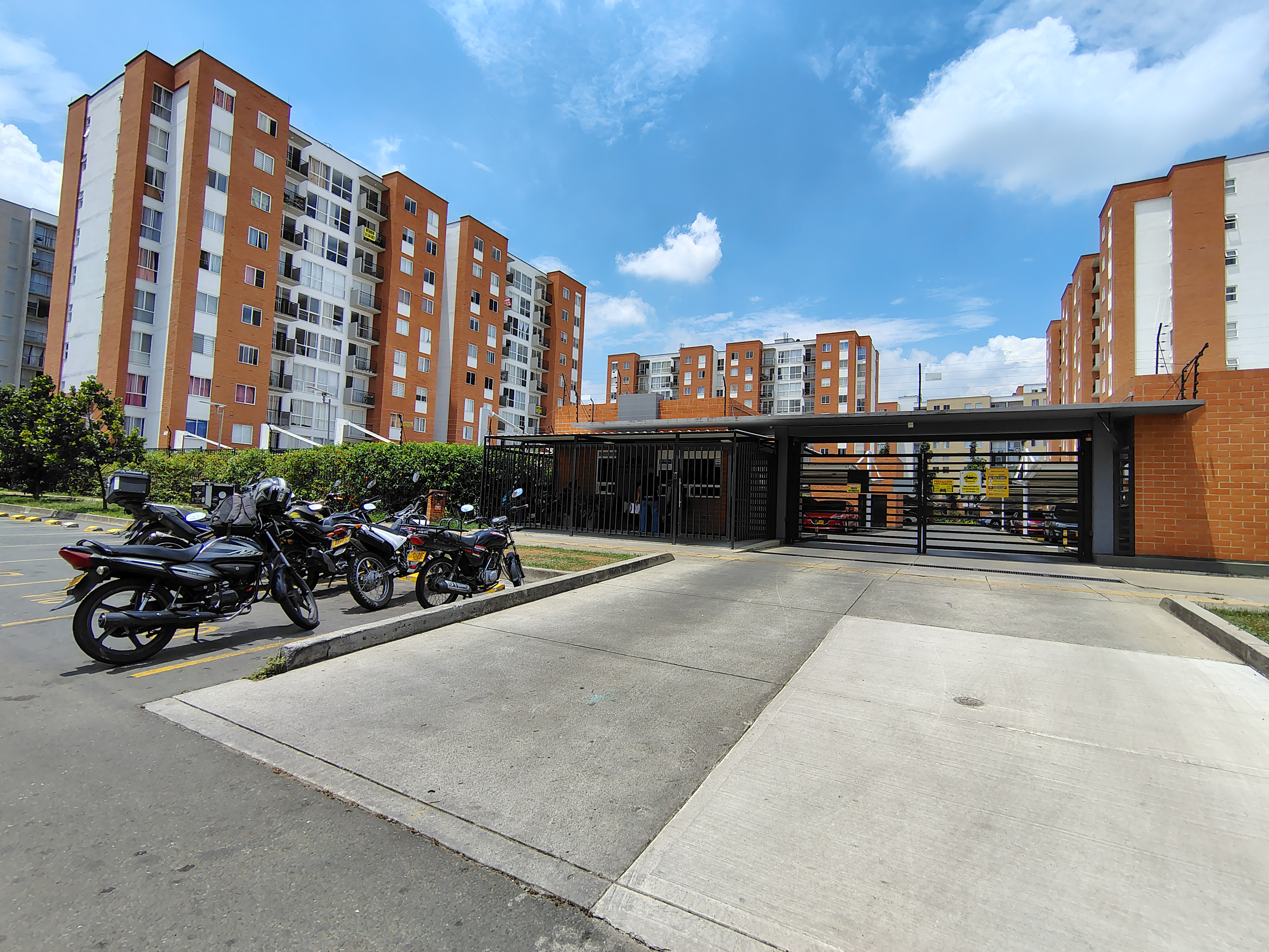 ARRIENDO APARTAMENTO AL SUR DE CALI BARRIO CIUDAD MELÉNDEZ