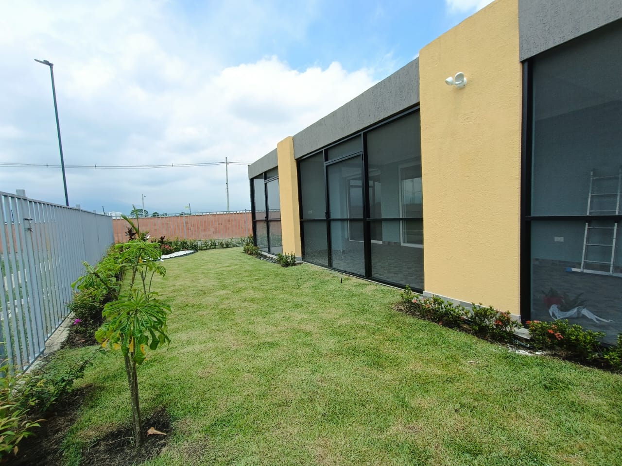 CASA PARA ARRIENDO Y PARA ESTRENAR EN LA HACIENDA EL CASTILLO