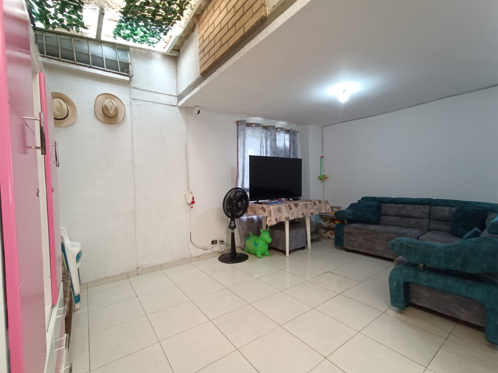 VENDO CASA ESQUINERA DE DOS PISOS CON LOCAL INDEPENDIENTE - JAMUNDI