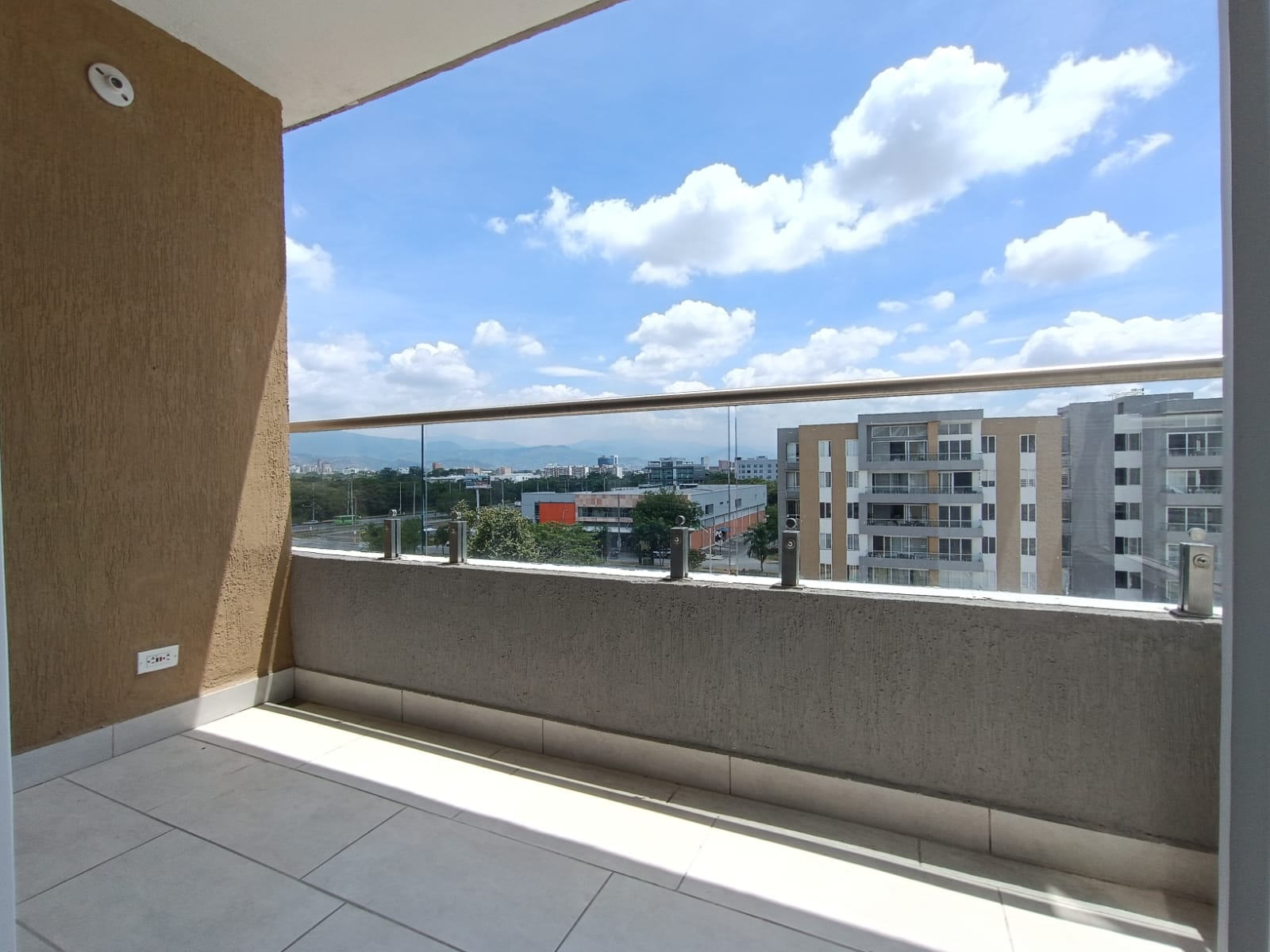 VENDO APARTAMENTO EN PISO 6 - BOSQUES DE BOCHALEMA