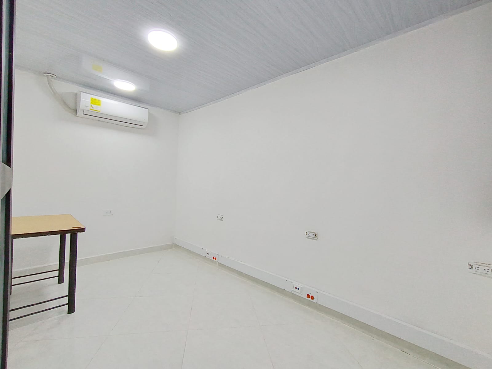 OFICINA PARA ARRIENDO Y PARA ESTRENAR EN EL BARRIO LA FLORA