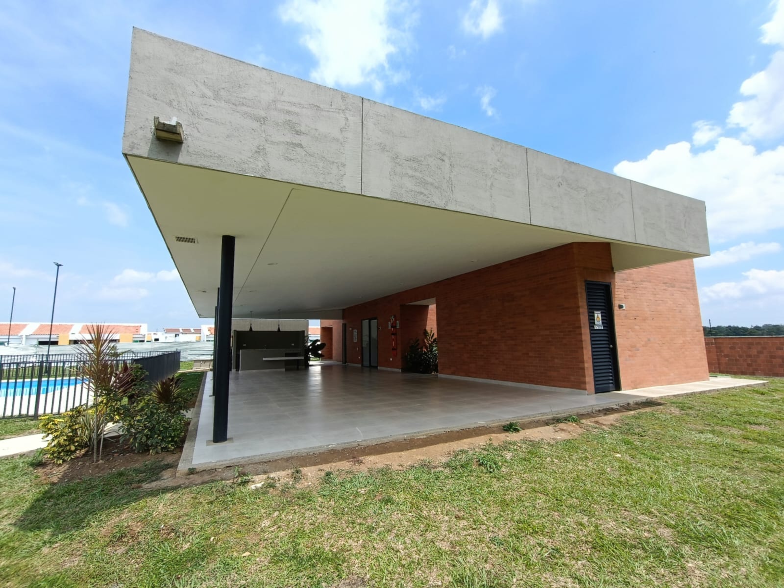 CASA PARA ARRIENDO Y PARA ESTRENAR EN LA HACIENDA EL CASTILLO