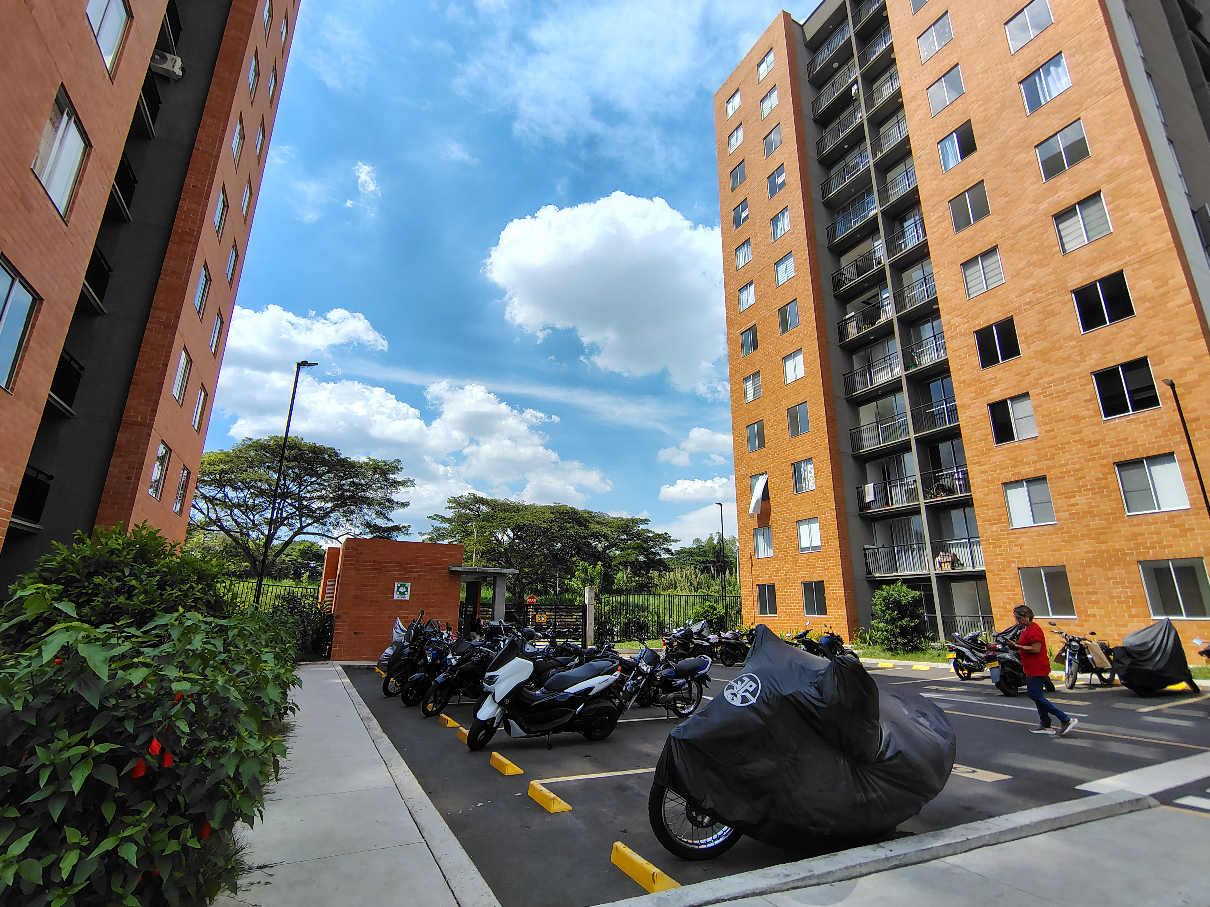 ARRIENDO APARTAMENTO  EN CIUDADELA MELENDEZ  CR CUARZO 1003