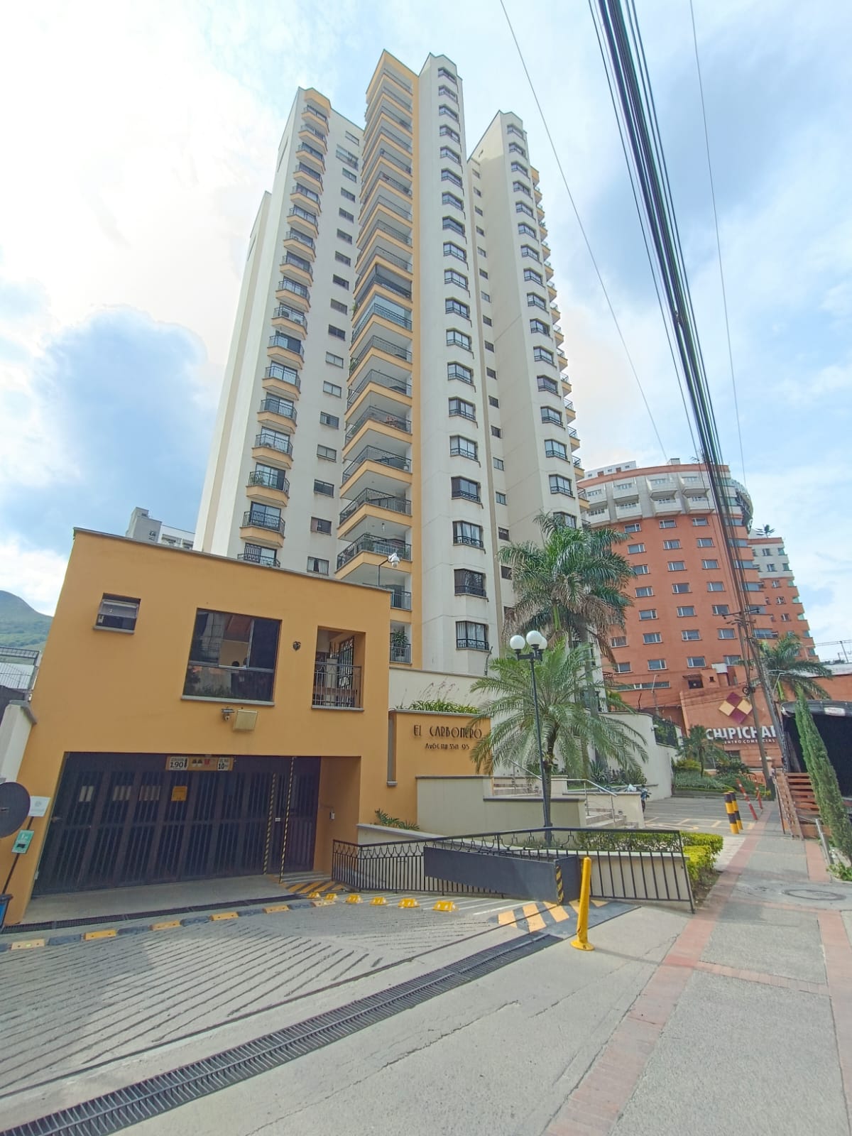 ARRIENDO APARTAMENTO AL NORTE DE CALI - EDIFICIO CARBONERO