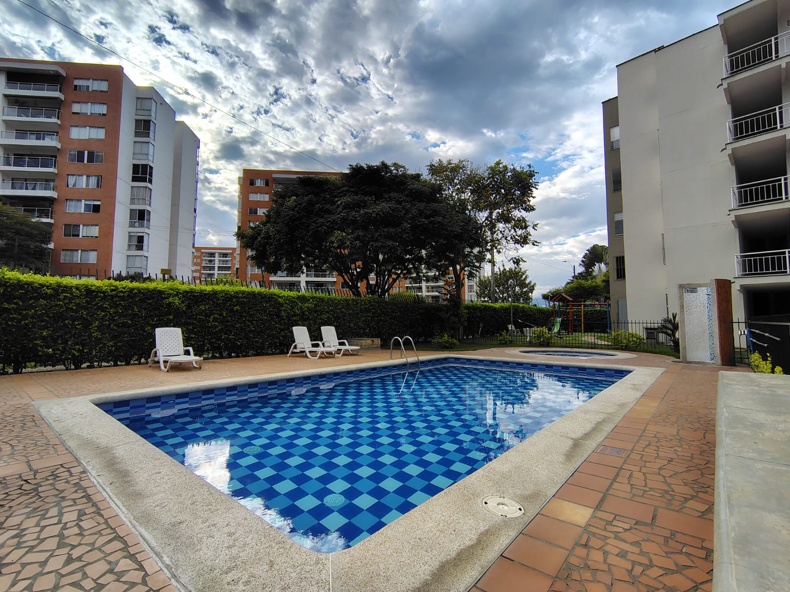 ARRIENDO APARTAMENTO EN VALLE DEL LILI -CALI