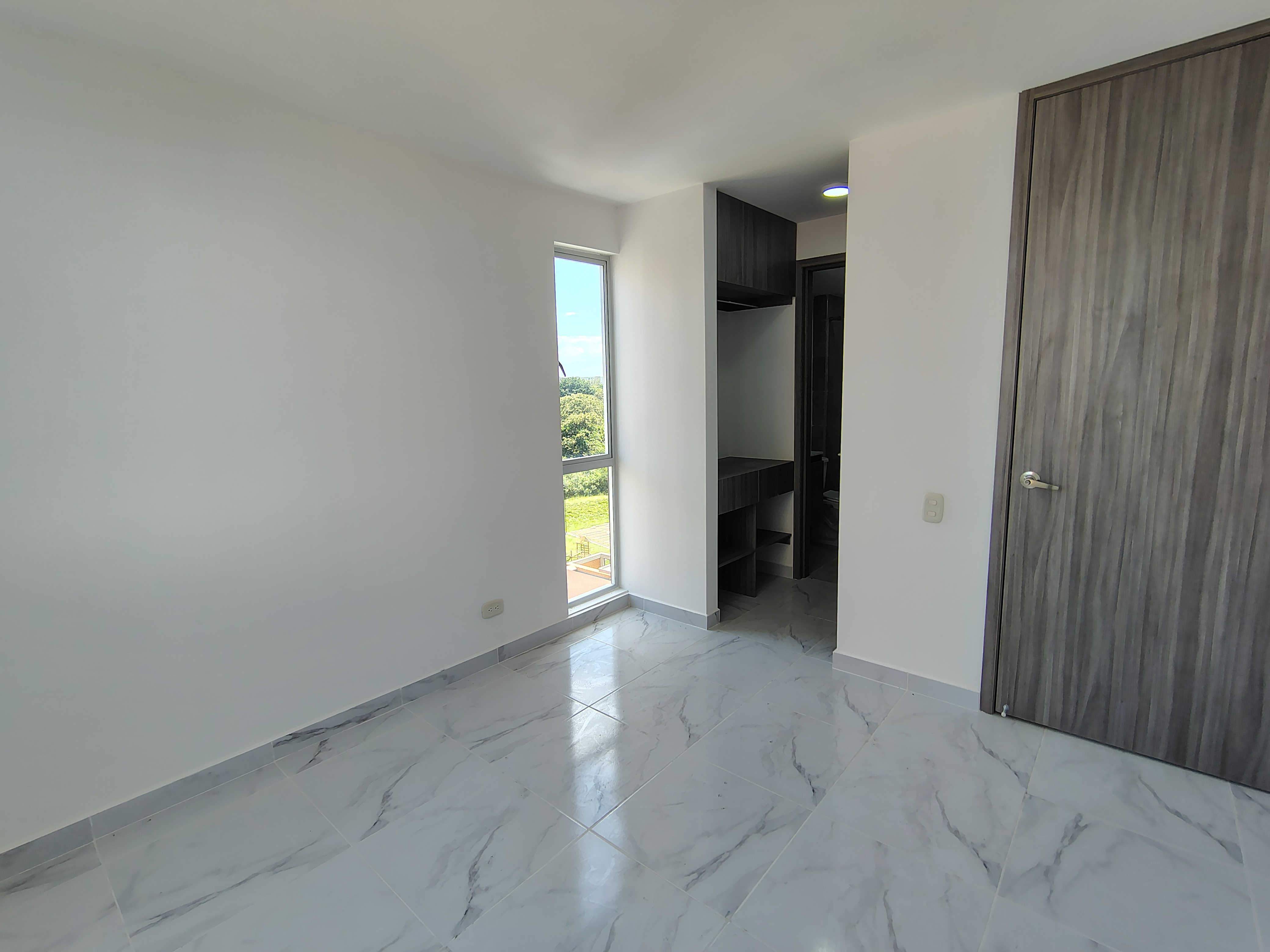 ARRIENDO APARTAMENTO  EN CIUDADELA MELENDEZ  CR CUARZO 807