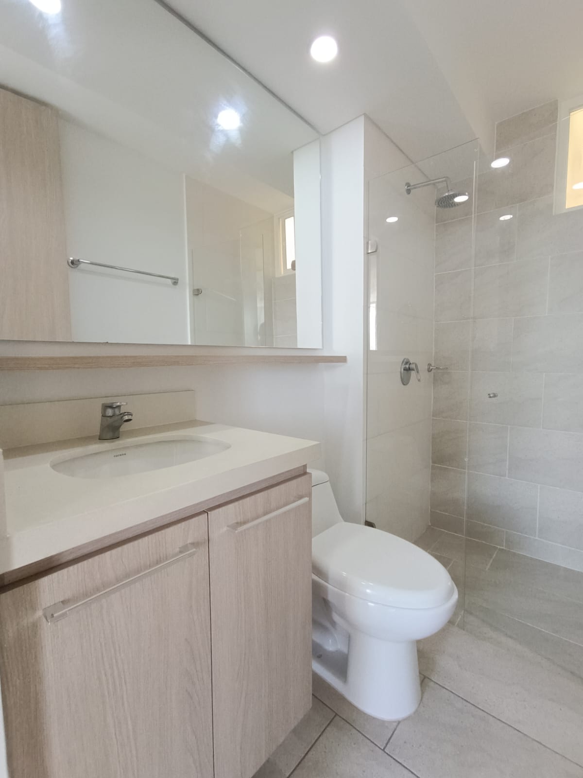 VENDO APARTAMENTO EN PISO 6 - BOSQUES DE BOCHALEMA