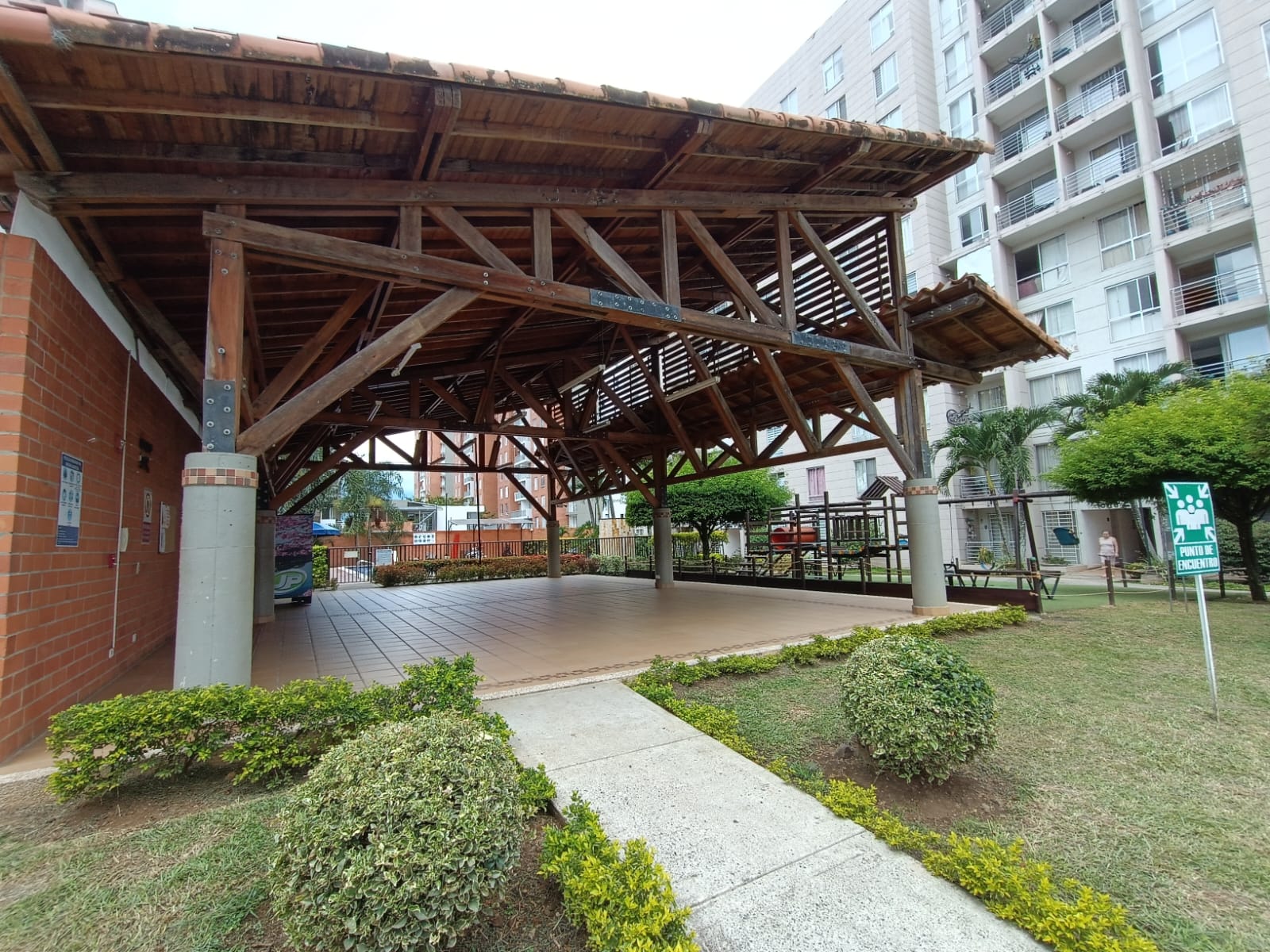 ARRIENDO APARTAMENTO AMOBLADO EN MIRADOR DE ALAMEDA