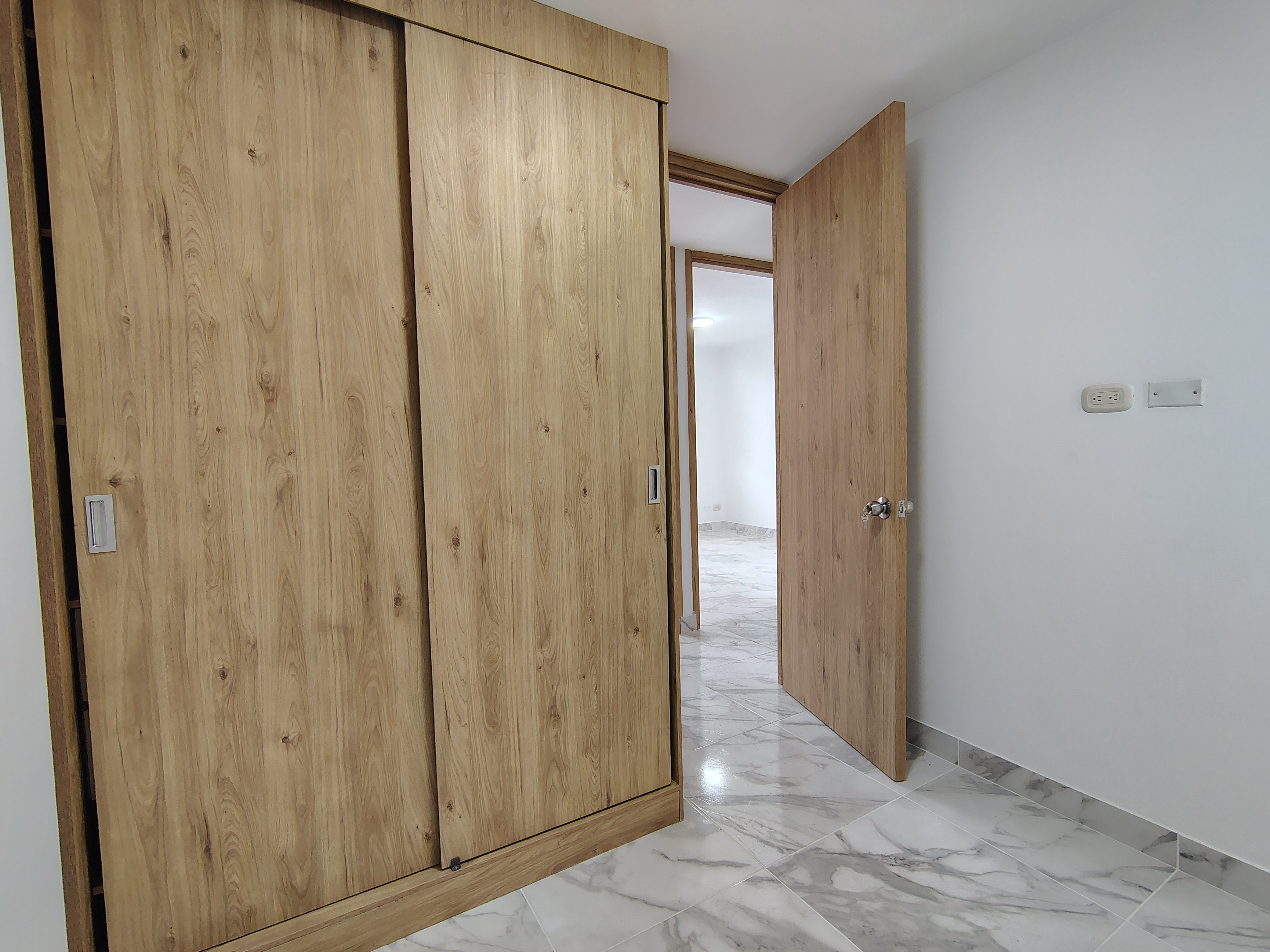 ARRIENDO APARTAMENTO  EN CIUDADELA MELENDEZ  CR CUARZO 1003
