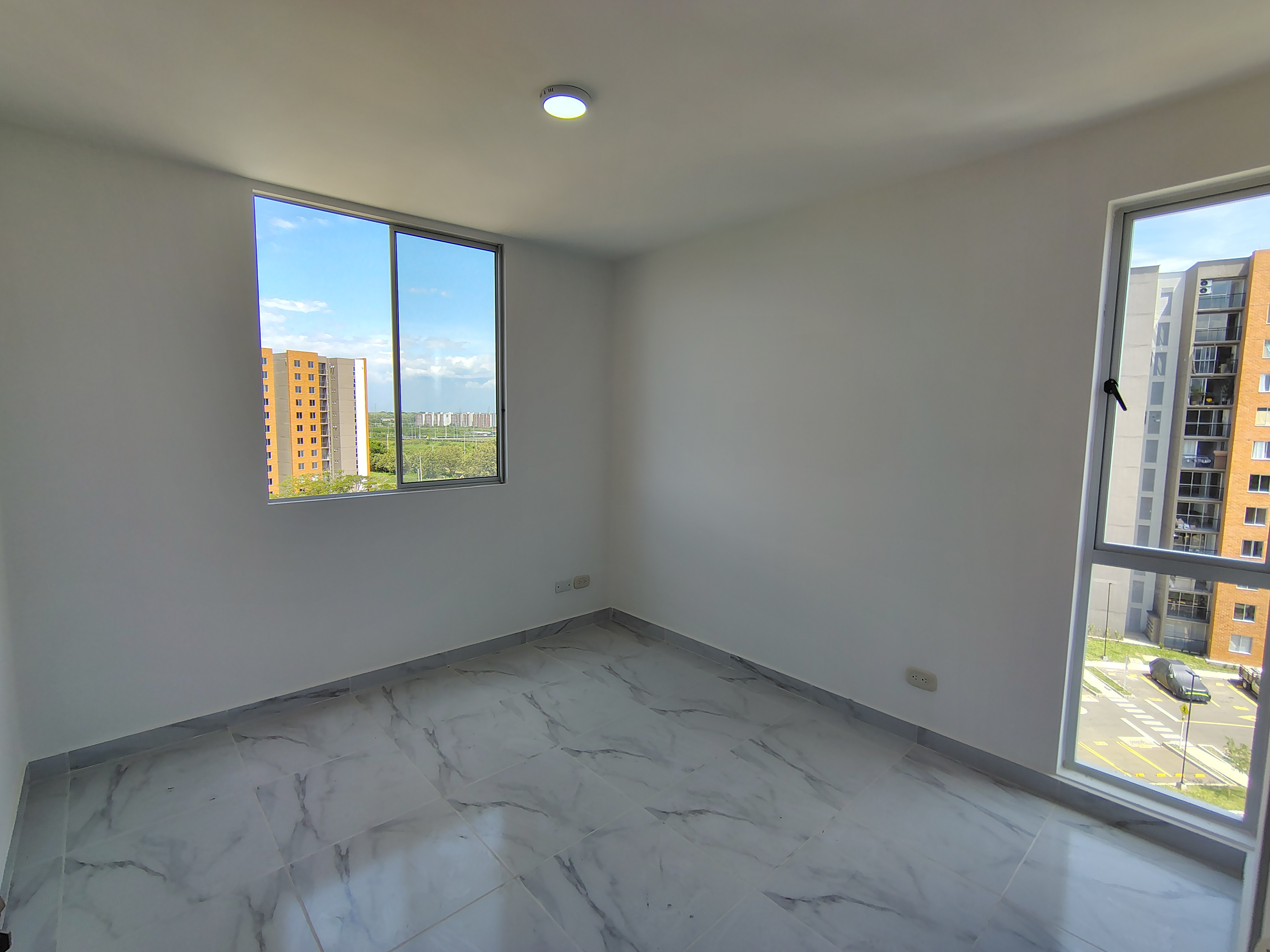 ARRIENDO APARTAMENTO  EN CIUDADELA MELENDEZ  CR CUARZO 807