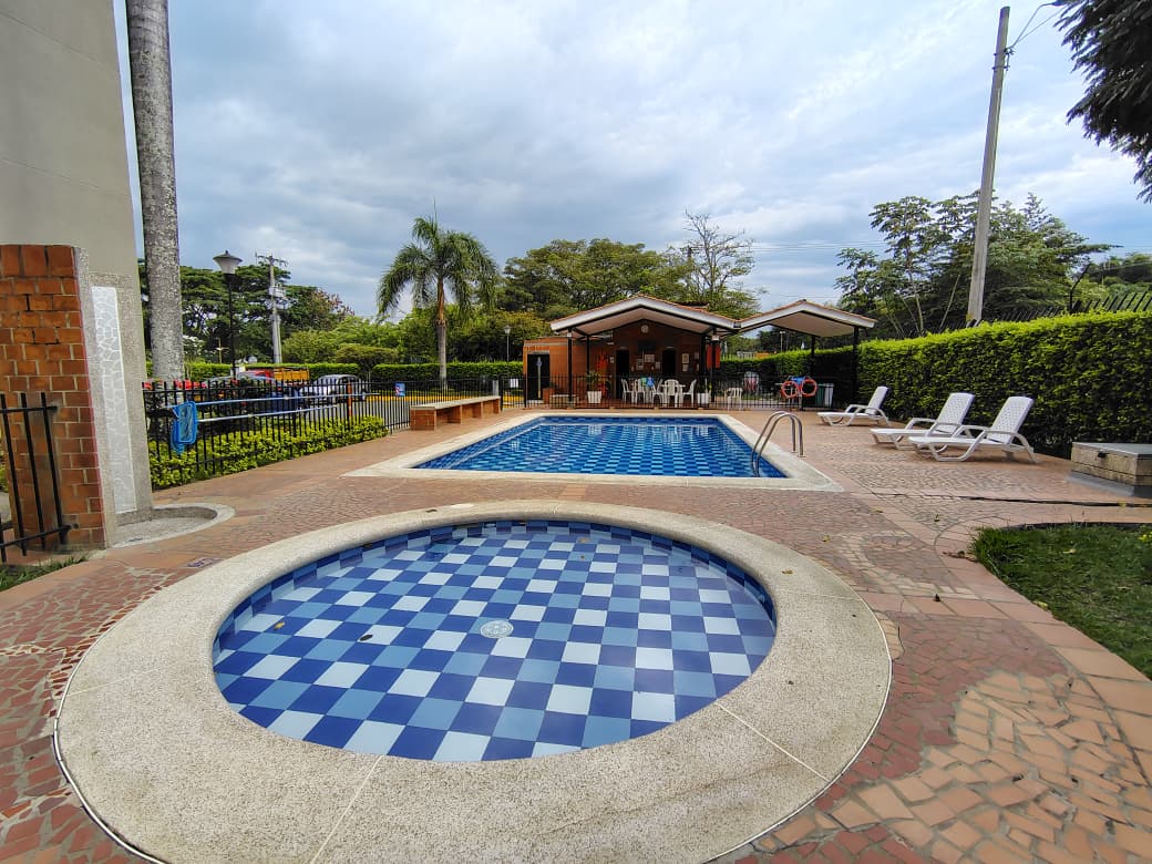 ARRIENDO APARTAMENTO EN VALLE DEL LILI -CALI