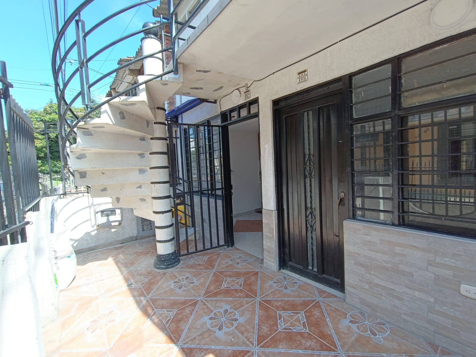 APARTAMENTO EN ARRIENDO AL NORTE DE CALI BARRIO LA RIVERA