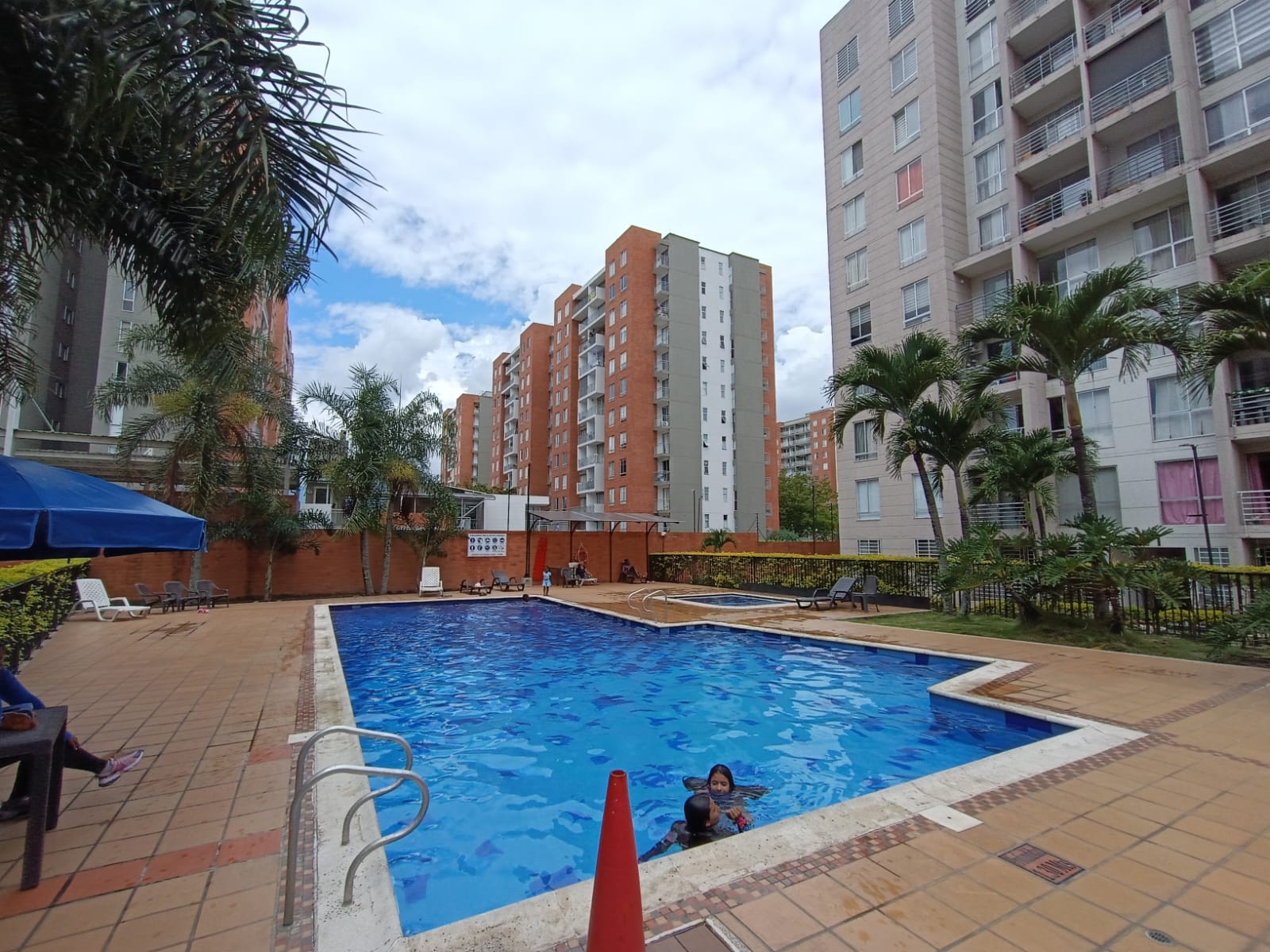 ARRIENDO APARTAMENTO AMOBLADO EN MIRADOR DE ALAMEDA