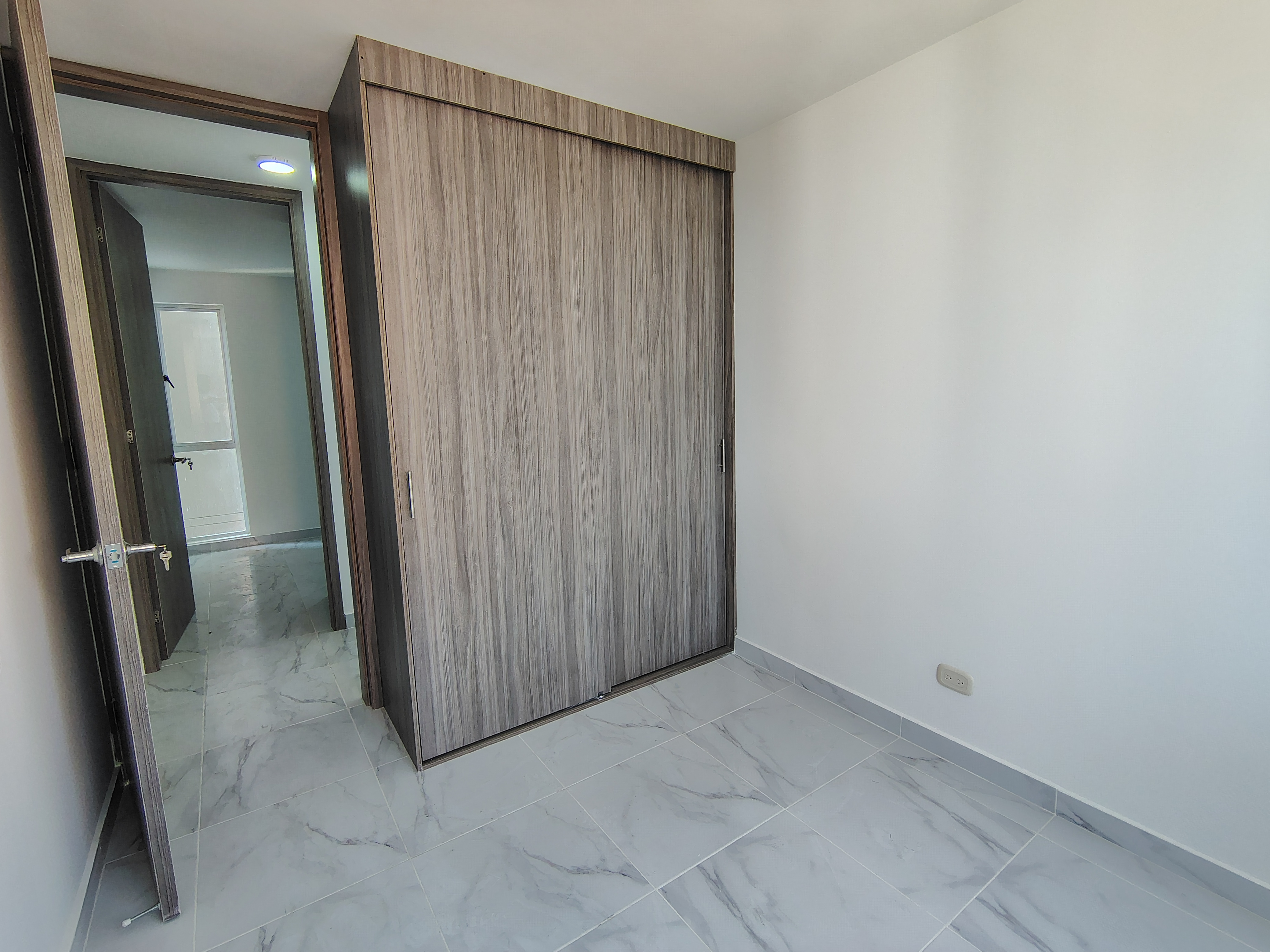 ARRIENDO APARTAMENTO  EN CIUDADELA MELENDEZ  CR CUARZO 807