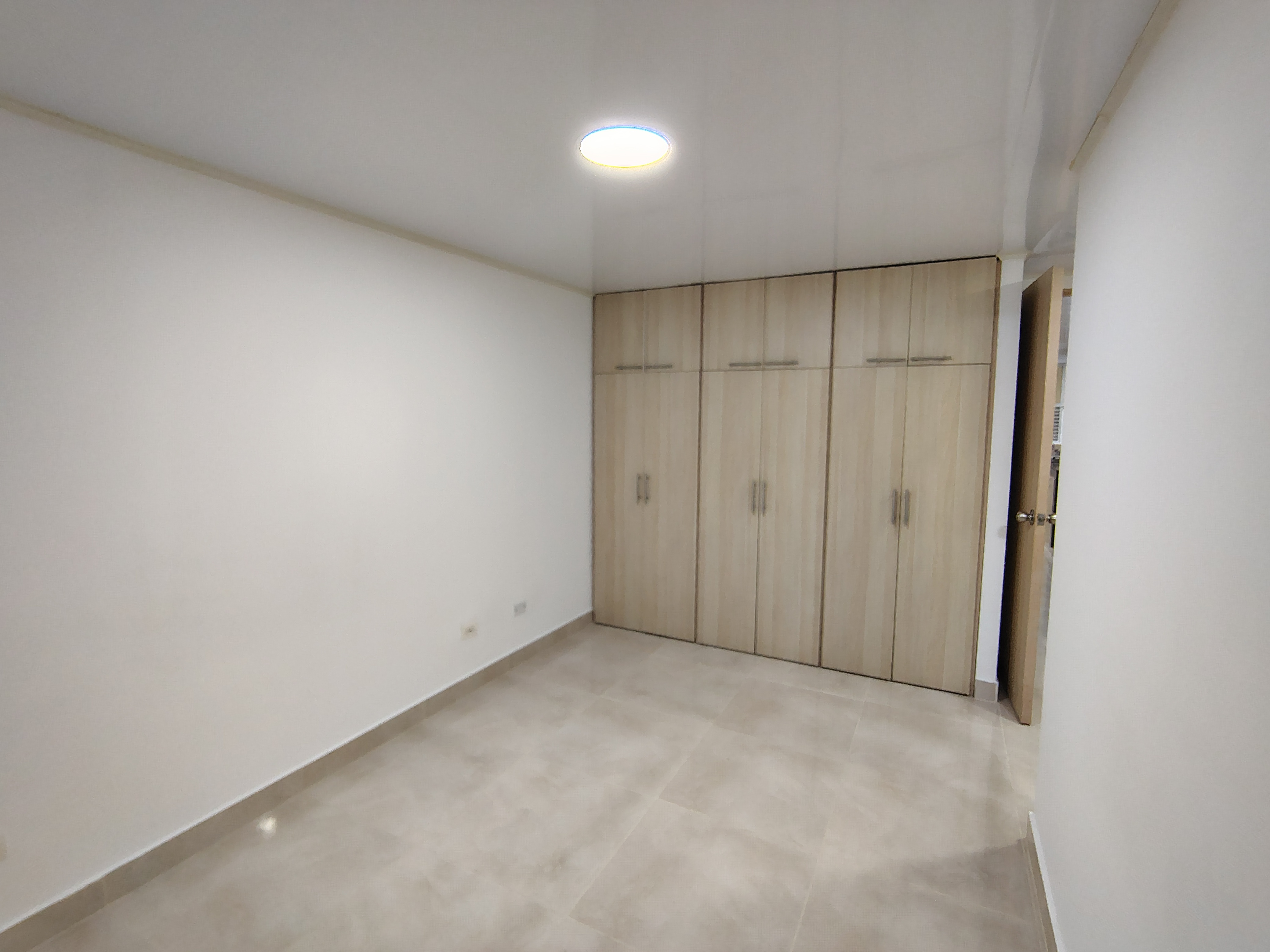 ARRIENDO ESTUDIO  EN EL BARRO EL INGENI  203