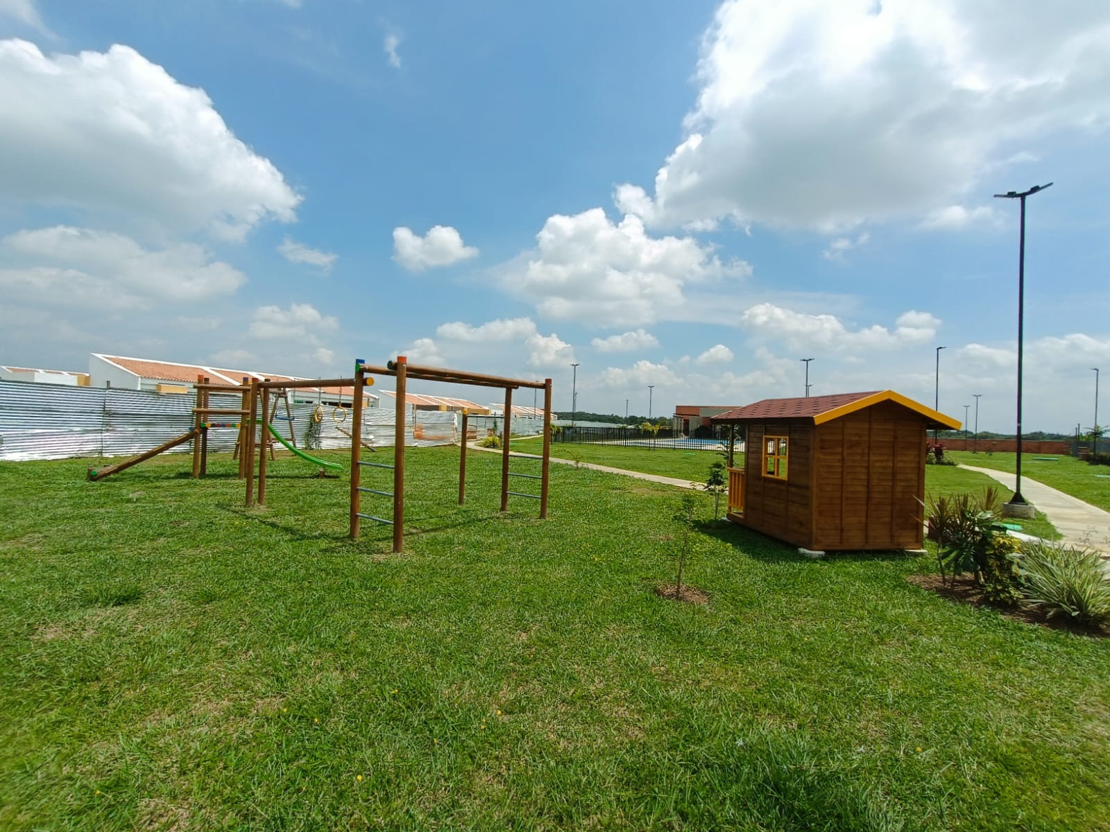 CASA PARA ARRIENDO Y PARA ESTRENAR EN LA HACIENDA EL CASTILLO