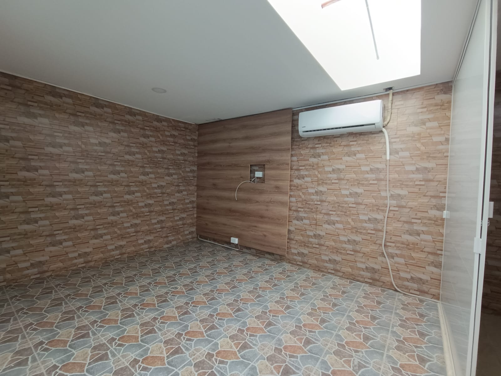 ARRIENDO CASA DE DOS PISOS EN CONJUNTO EN JAMUNDI - CONJUNTO ALEGRA