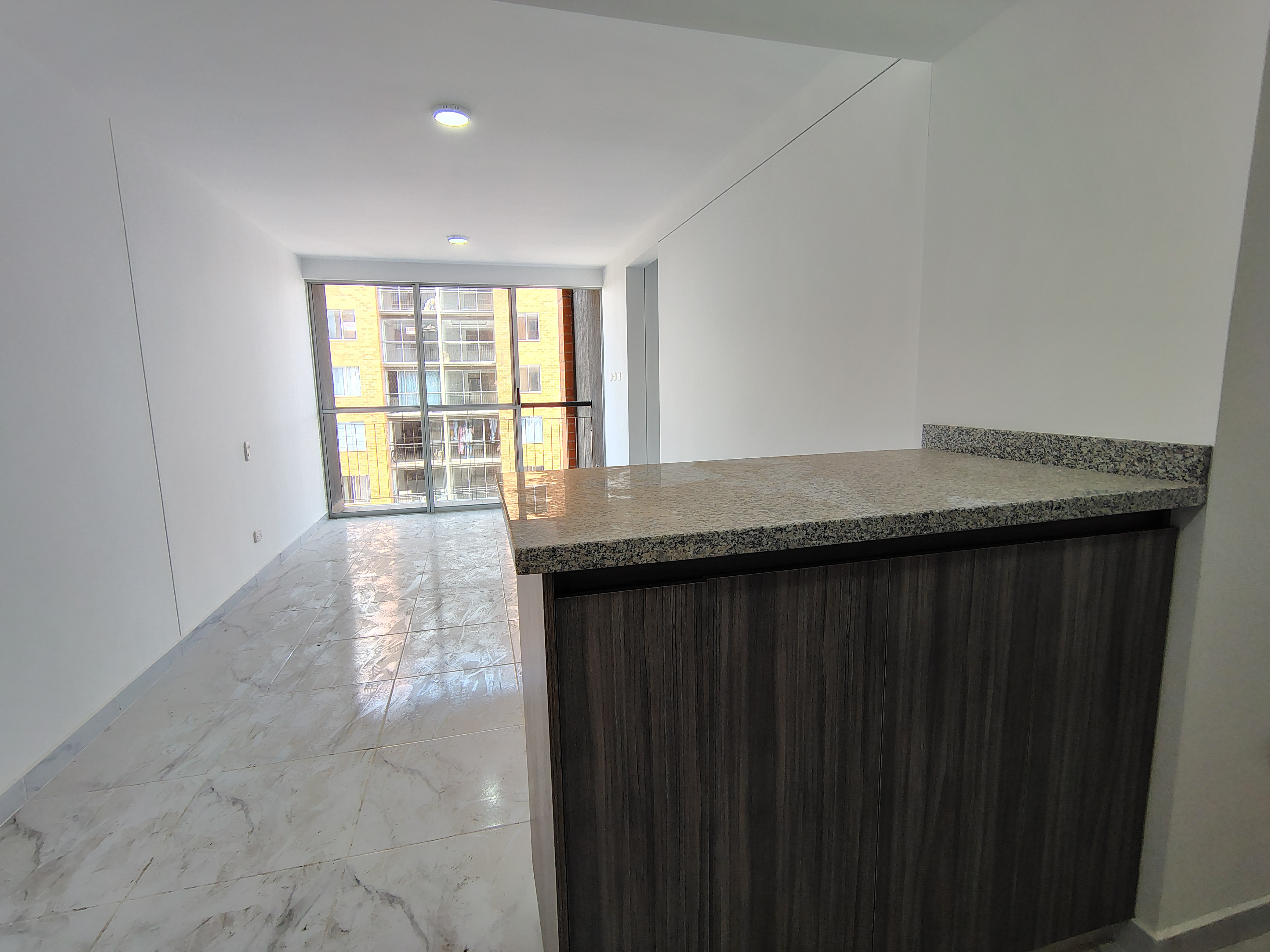 ARRIENDO APARTAMENTO  EN CIUDADELA MELENDEZ  CR CUARZO 807