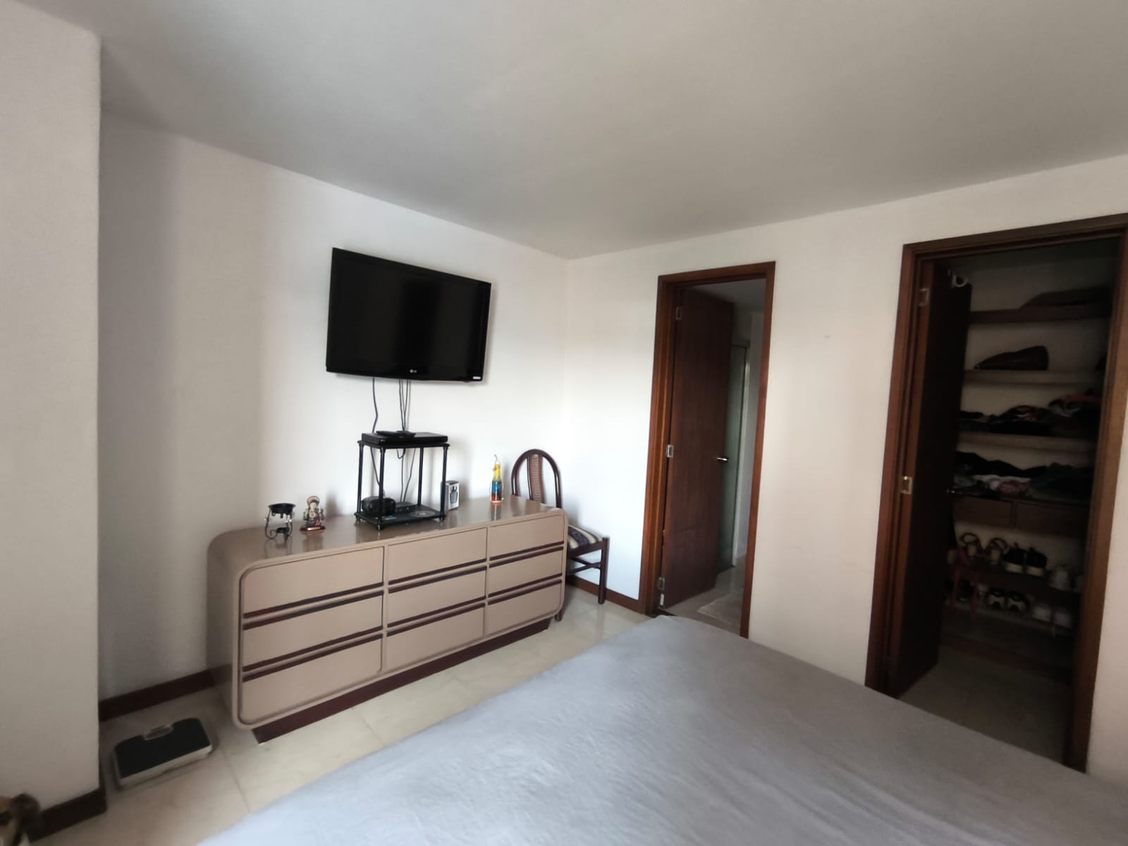 VENDO APARTAMENTO EN  BARRIO LA HACIENDA