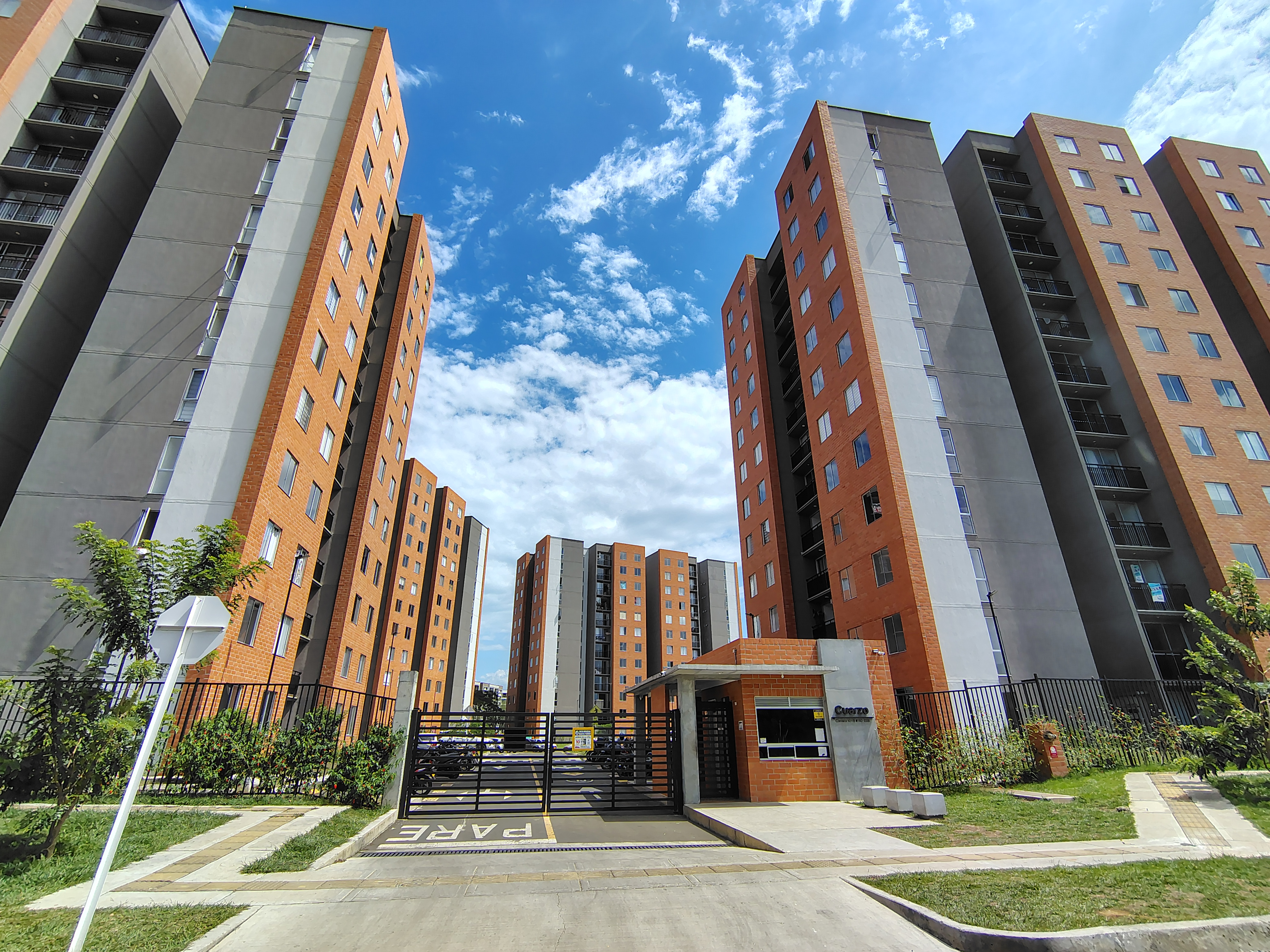 ARRIENDO APARTAMENTO  EN CIUDADELA MELENDEZ  CR CUARZO APTO 907