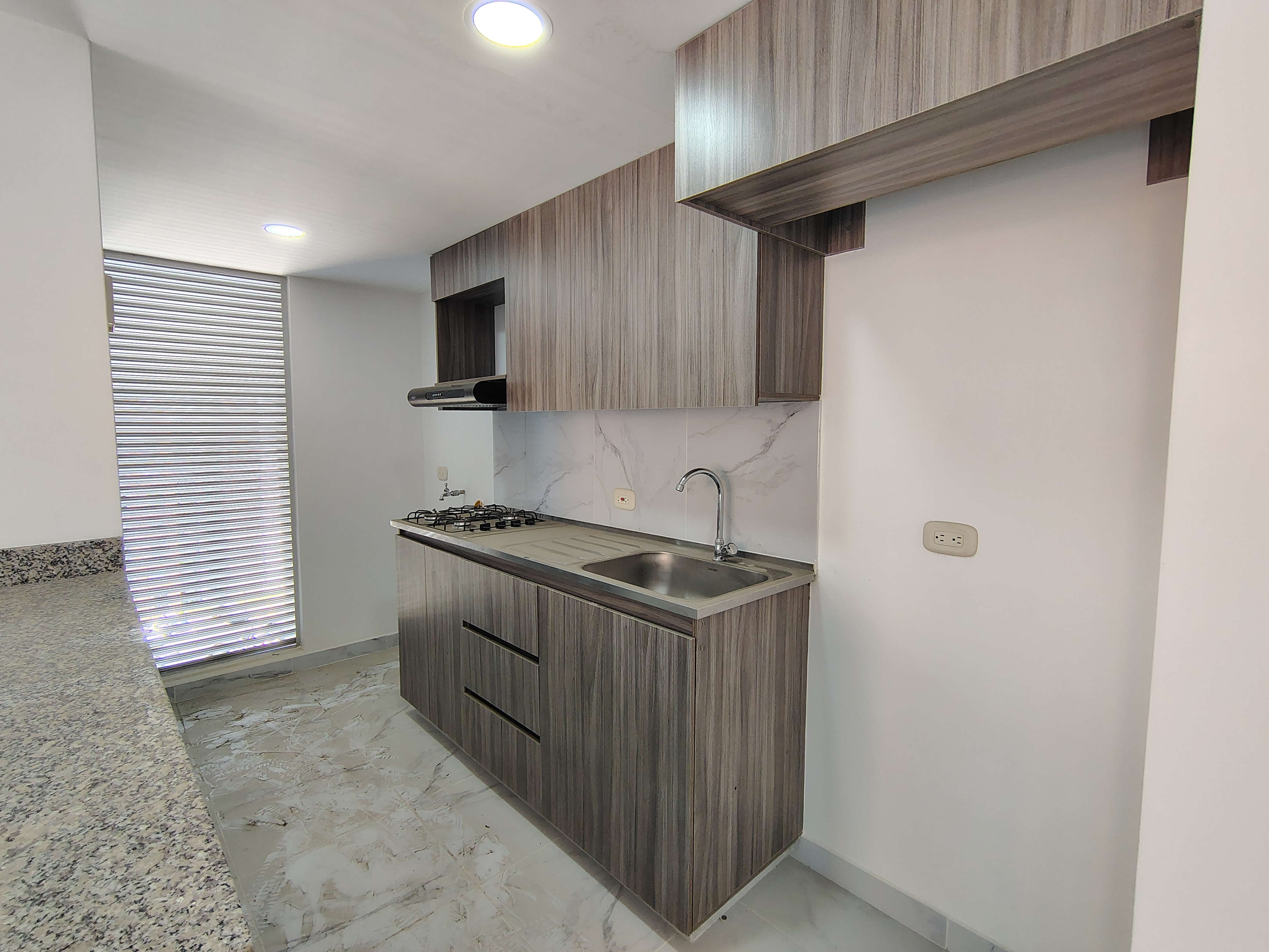 ARRIENDO APARTAMENTO  EN CIUDADELA MELENDEZ  CR CUARZO 807