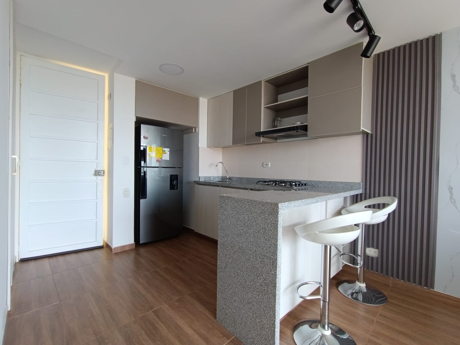 ARRIENDO APARTAMENTO AMOBLADO EN CACHIPAY - CALI