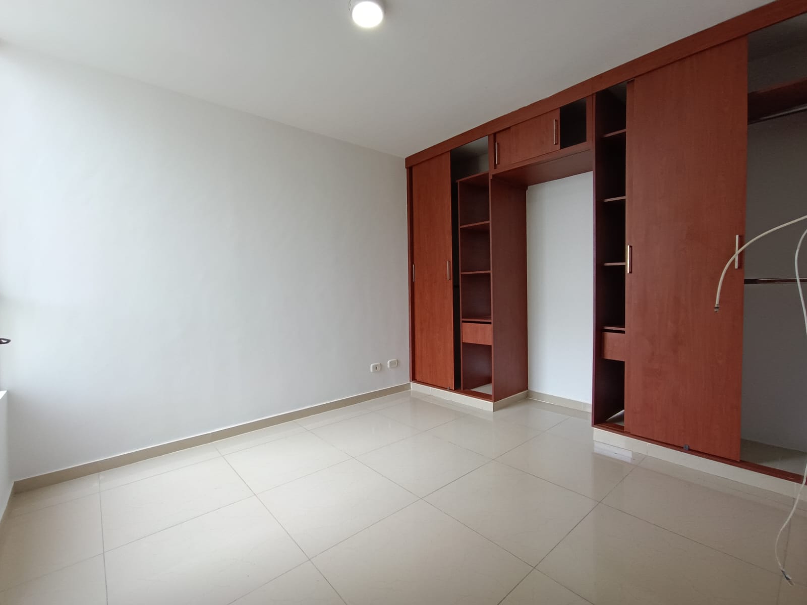 ARRIENDO APARTAMENTO EN CIUDAD GUABINAS - CR SALENTO