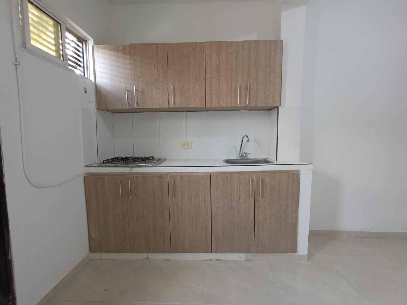 ARRIENDO APARTAESTUDIO DE DOS AMBIENTES - BARRIO EL CEDRO