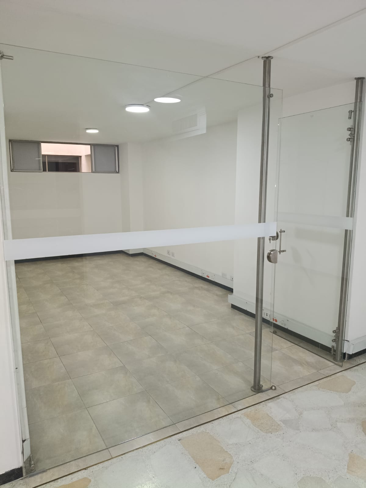 ARRIENDO OFICINA EN SANTA MONICA RESIDENCIAL EN CALI