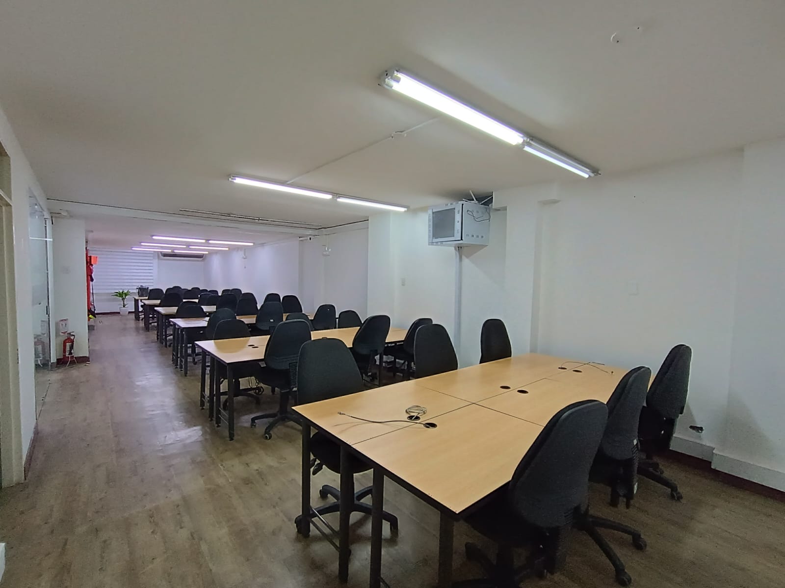 OFICINA PARA ARRIENDO EN EL BARRIO LA FLORA PARA CALL CENTER