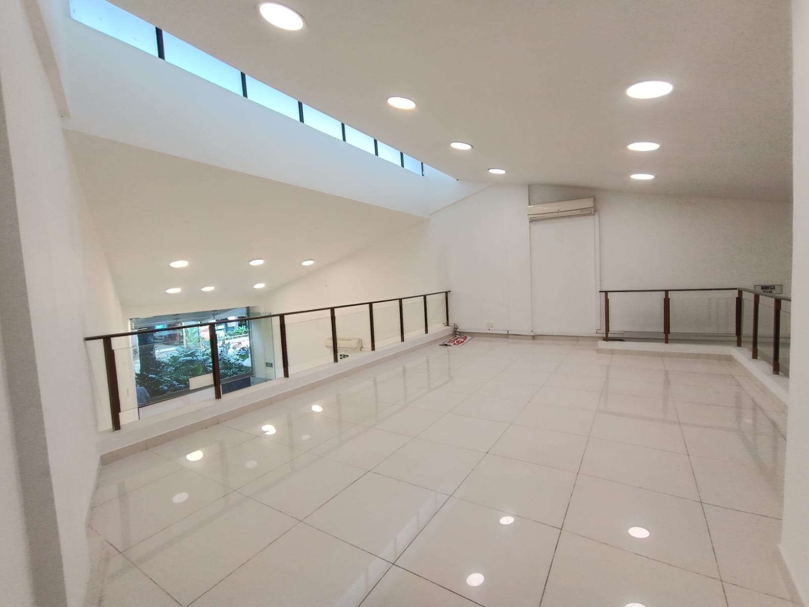 LOCAL COMERCIAL EN ARRIENDO EN CALI CC UNICENTRO