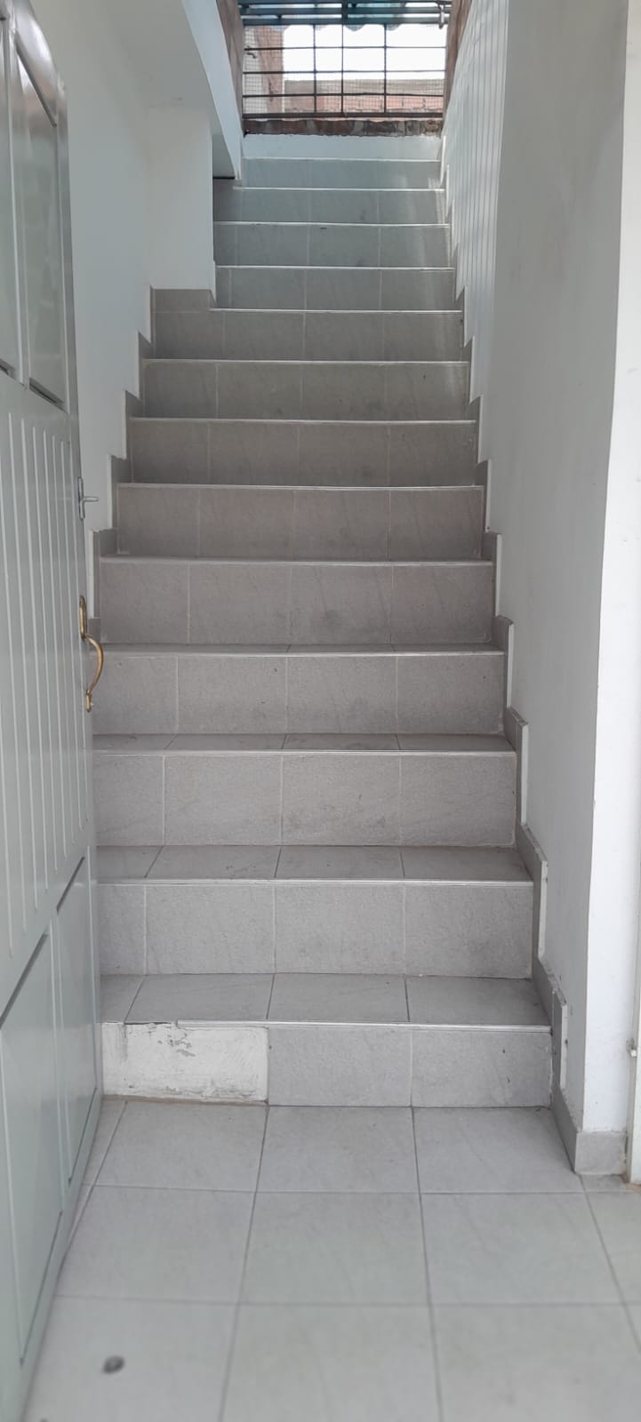 ARRIENDO BODEGA COMERCIAL AL ORIENTE DE CALI BARRIO LOS PINOS