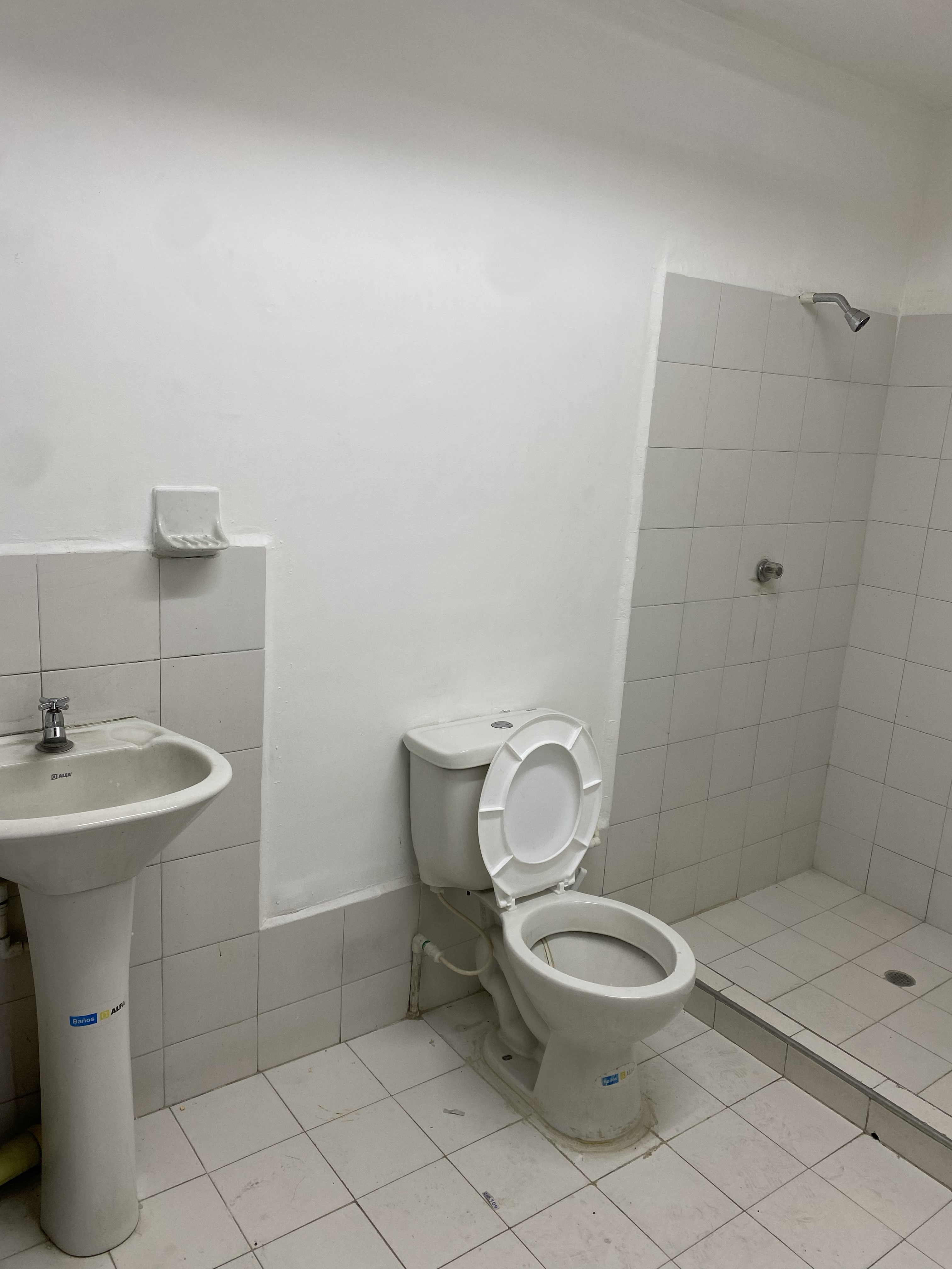 ARRIENDO BODEGA  BARRIO EL OBRERO