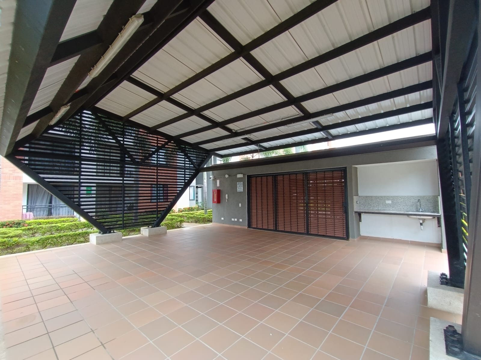 ARRIENDO APARTAMENTO EN CR ARRAYANES - PARQUE NATURA