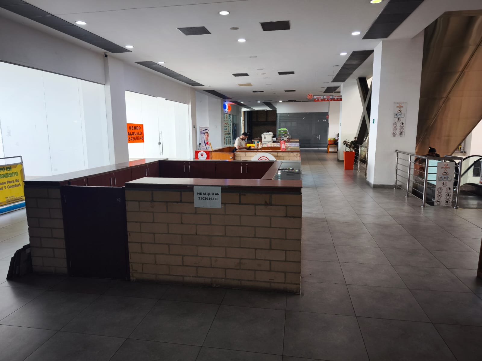 VENTA DE ISLA  EN EL CENTRO COMERCIAL CENTRO SUR EN CALI