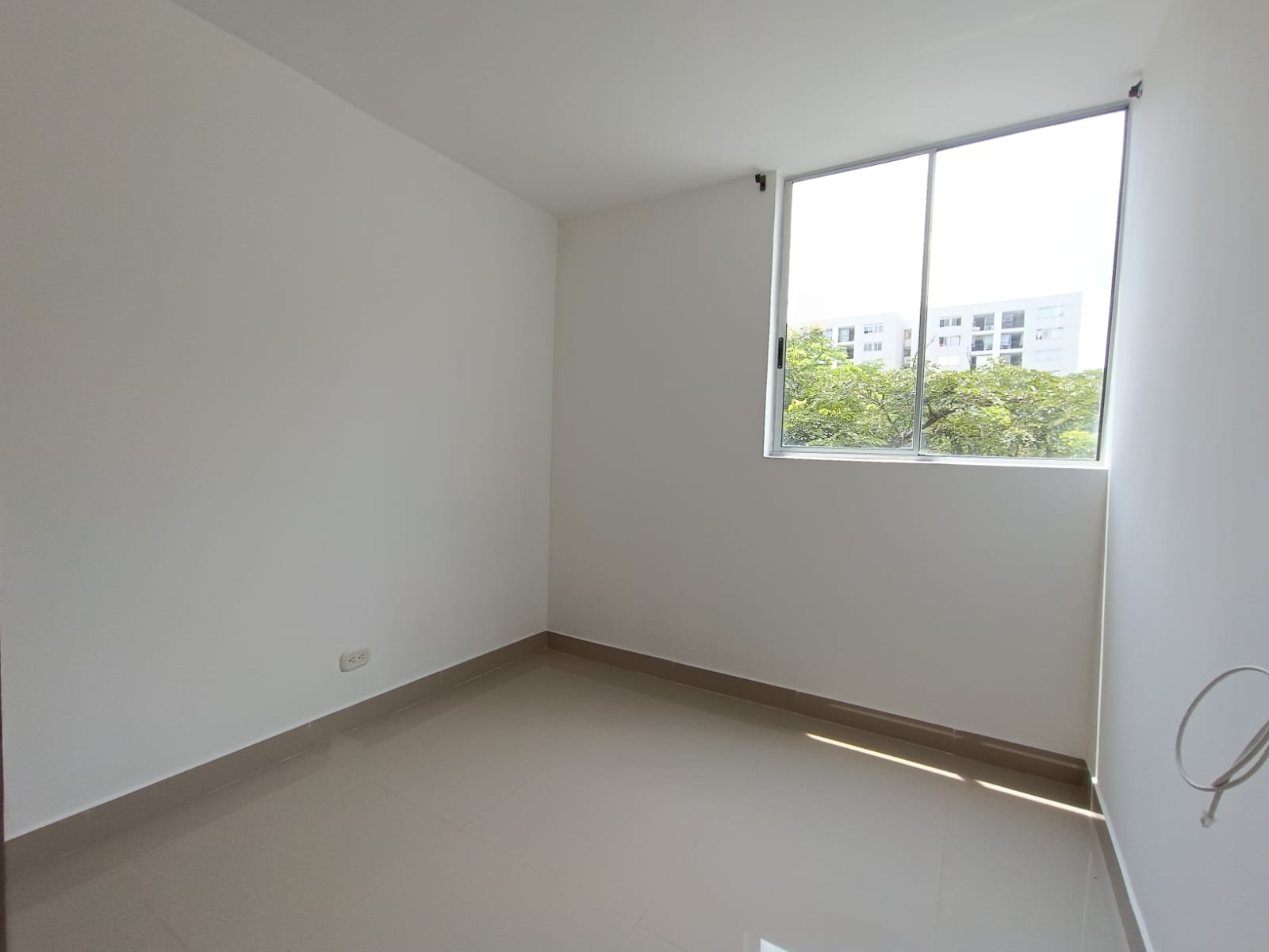 APARTAMENTO PARA ARRIENDO EN CIUDAD GUABINAS CR PAMPLONA