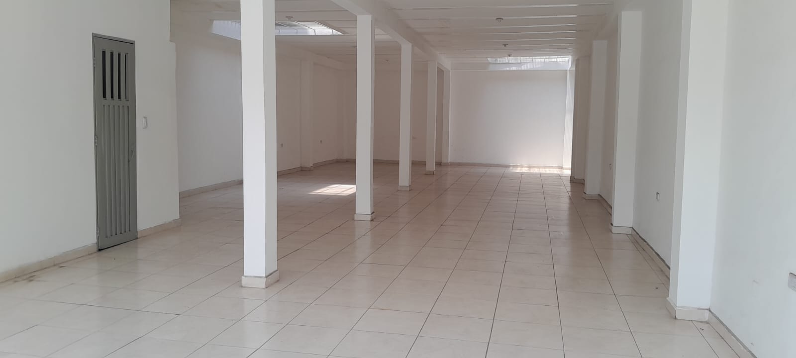 ARRIENDO BODEGA COMERCIAL AL ORIENTE DE CALI BARRIO LOS PINOS
