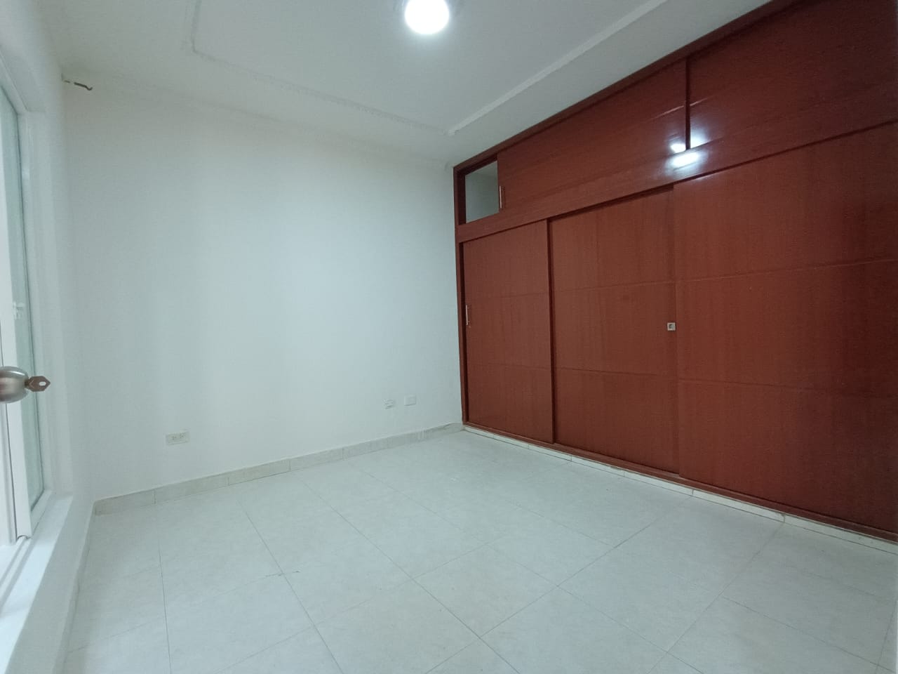 ARRIENDO CASA PRIMER PISO EN PROPIEDAD HORIZONTAL-BARRIO SAN JUDAS