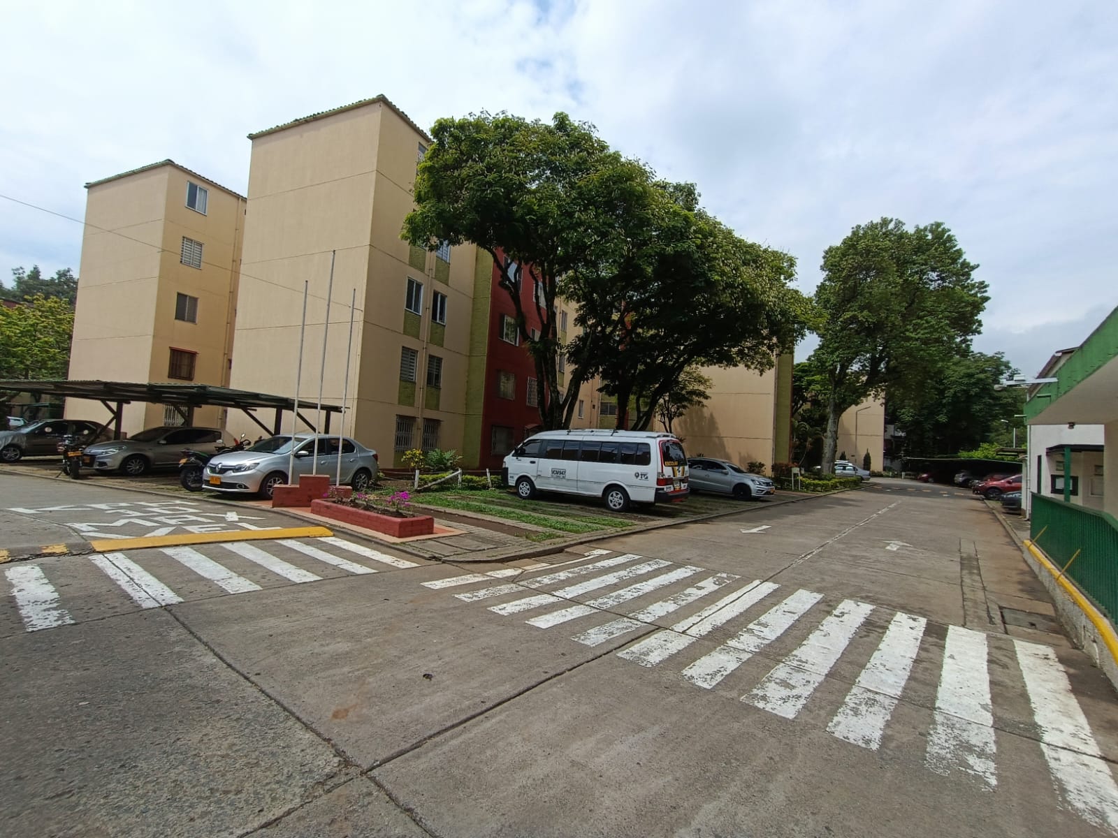 ARRIENDO APARTAMENTO AL SUR DE CALI - CR CARACOLIES