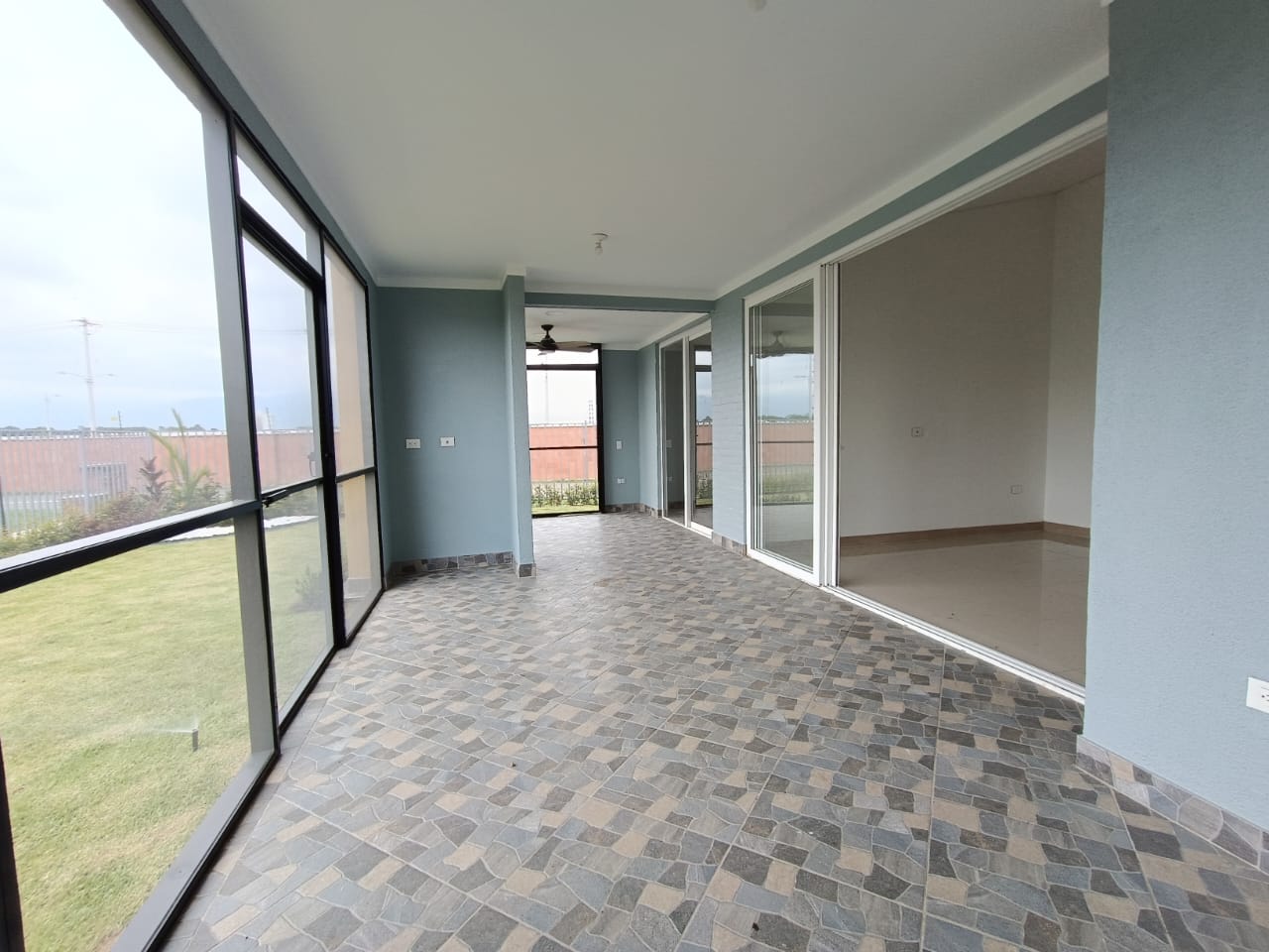 CASA PARA ARRIENDO Y PARA ESTRENAR EN LA HACIENDA EL CASTILLO