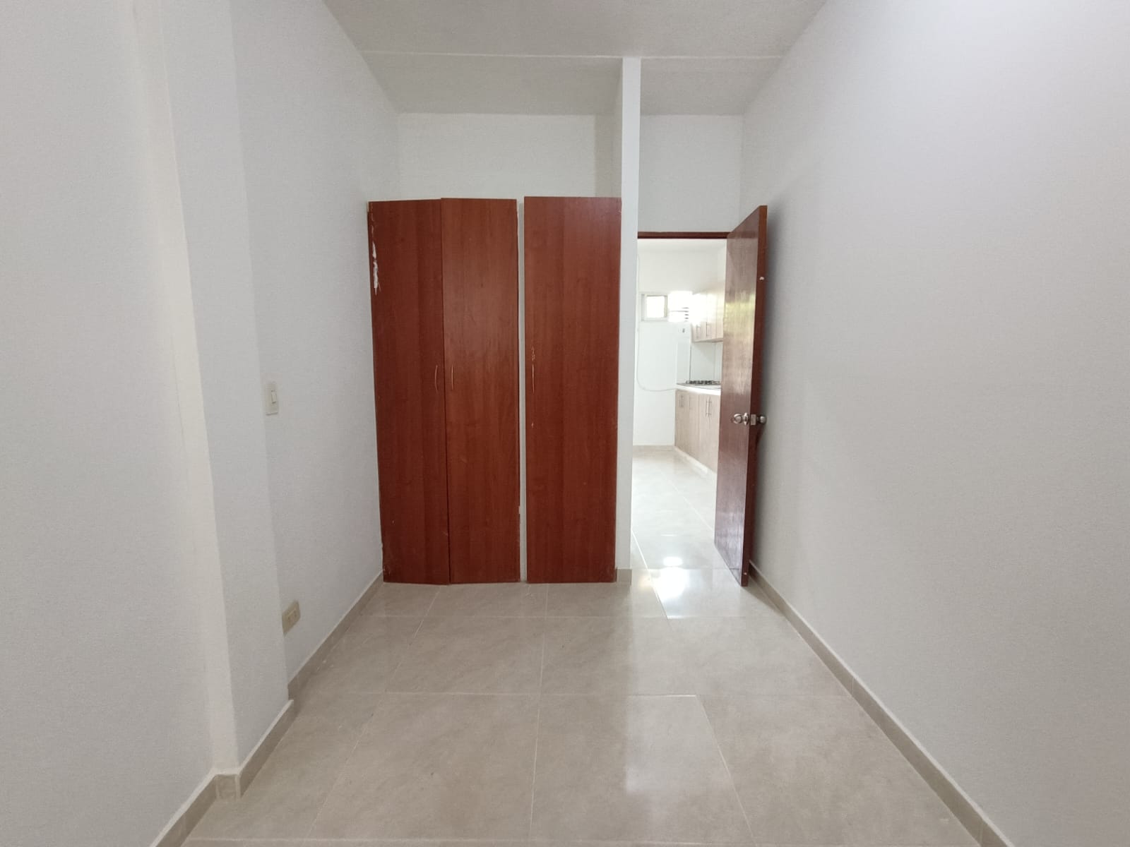 ARRIENDO APARTAESTUDIO DE DOS AMBIENTES - BARRIO EL CEDRO