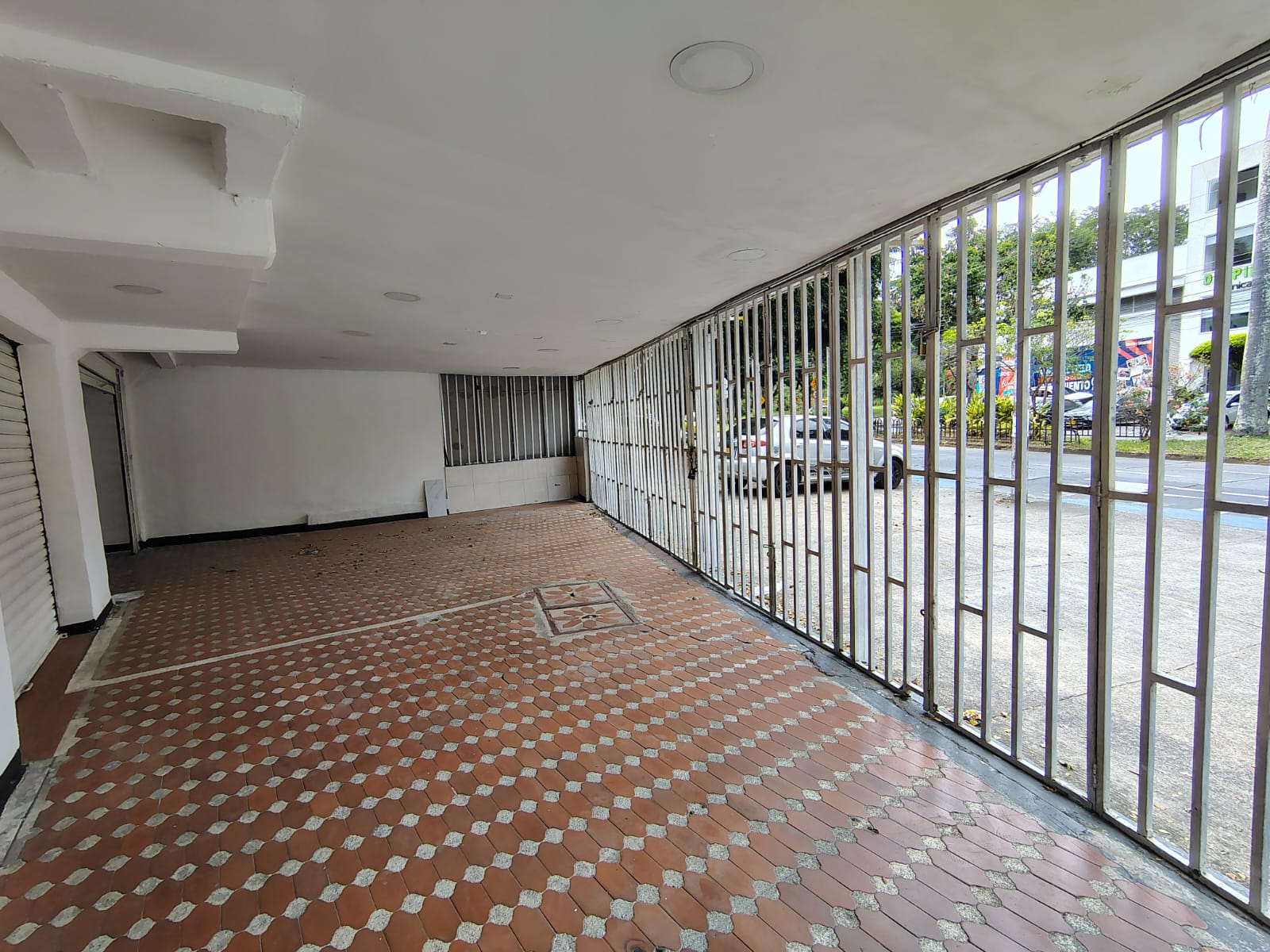 LOCAL ESQUINERO PARA ARRIENDO AL SUR DE CALI EN EL BARRIO CAMINO REAL