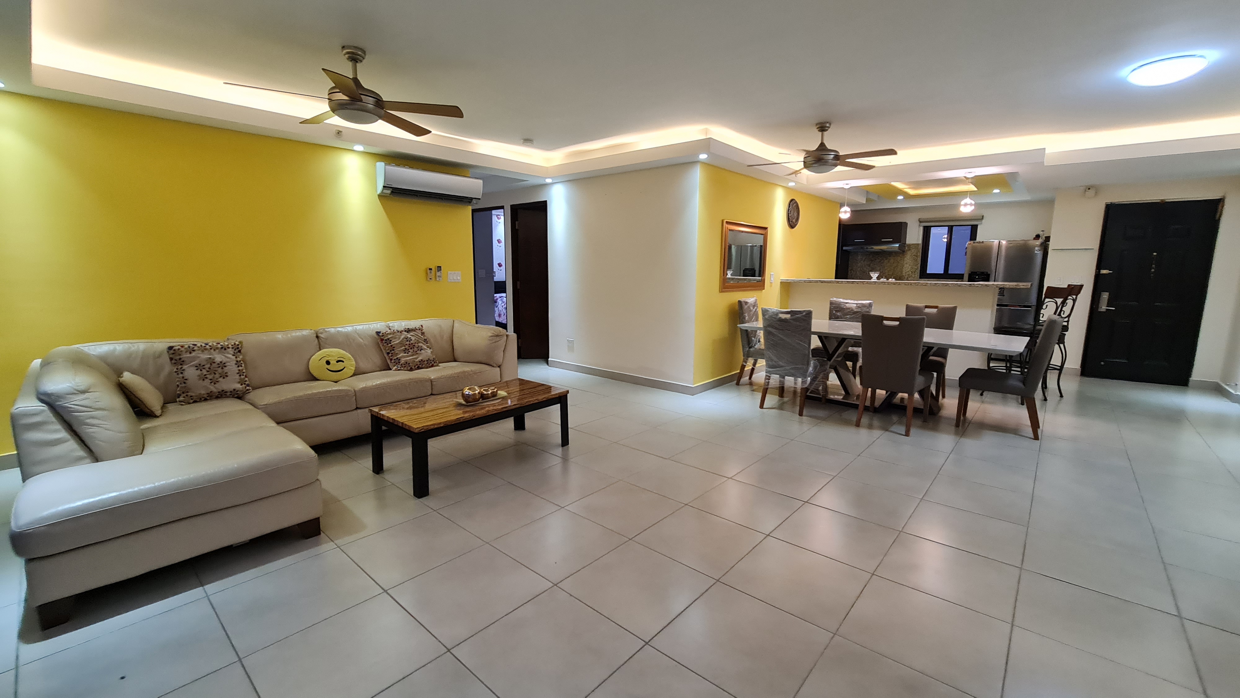 Se Vende Apartamento Amueblado en Embassy Club Clayton