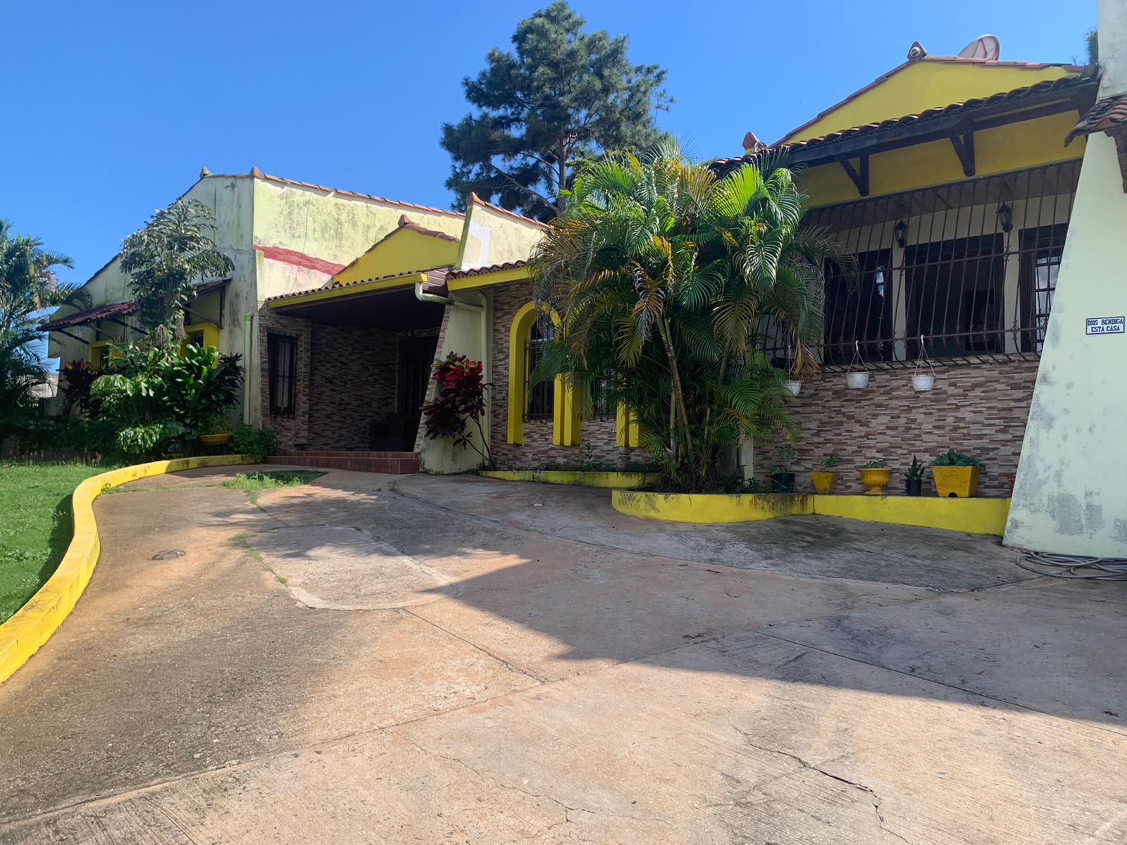 VENTA DE VIVIENDA RESIDENCIAL - COMERCIAL