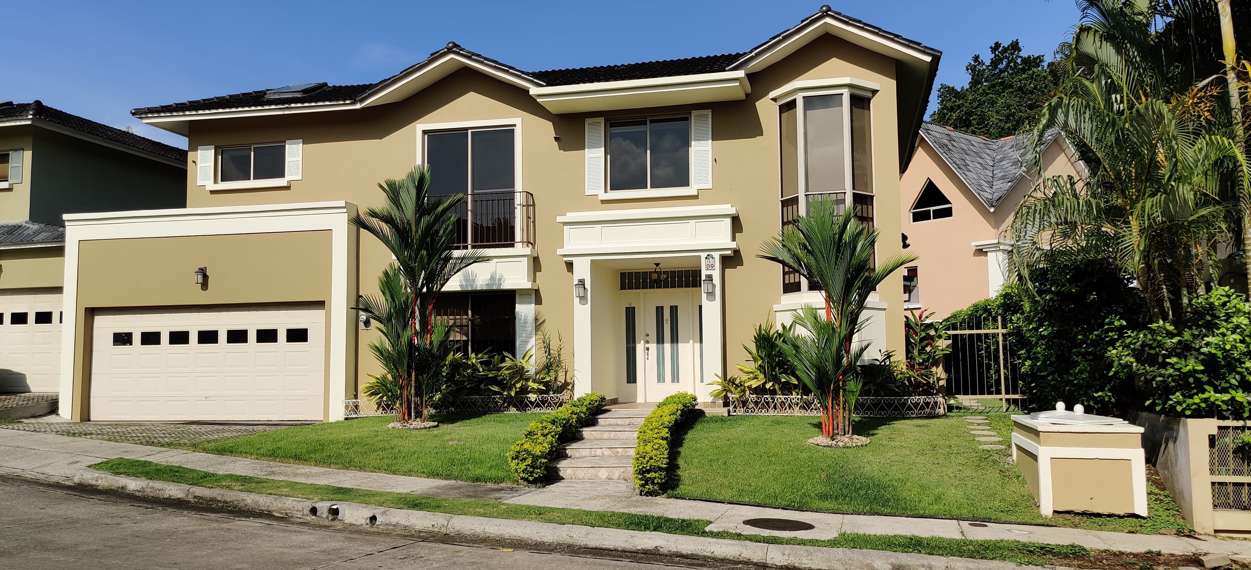 CASA EN EMBASSY GARDENS