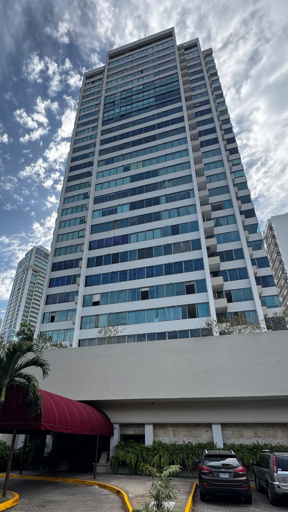 Vendo apartamento en PH Torre Cerromar, Bella Vista