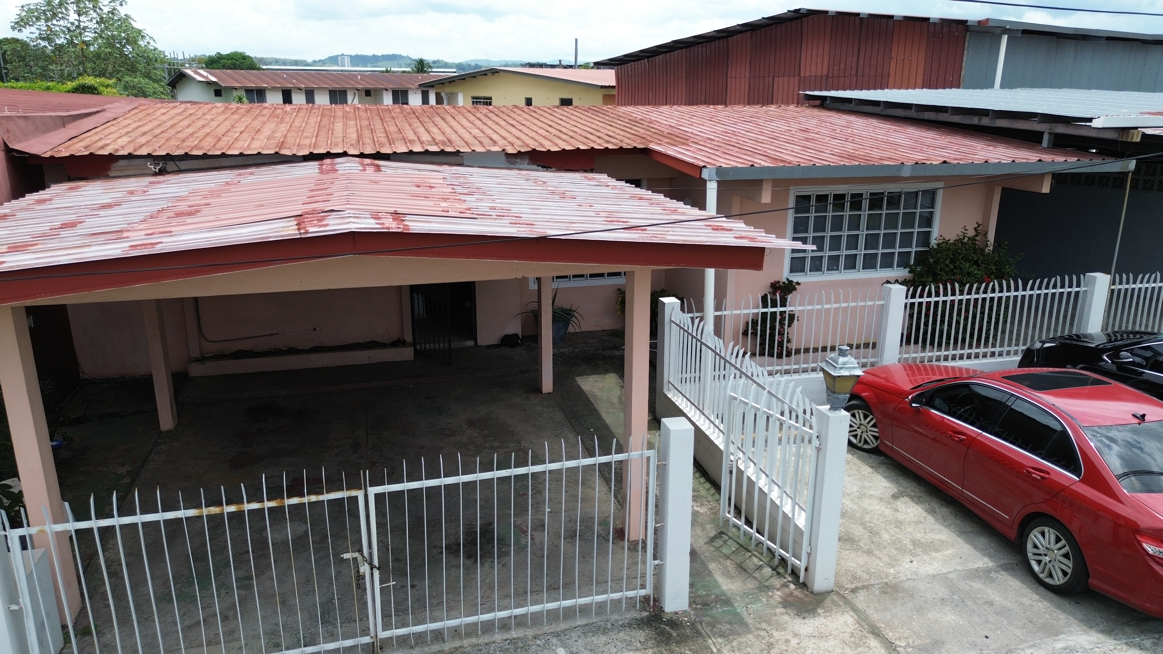 Se vende casa comercial en Llano Bonito, Juan Diaz