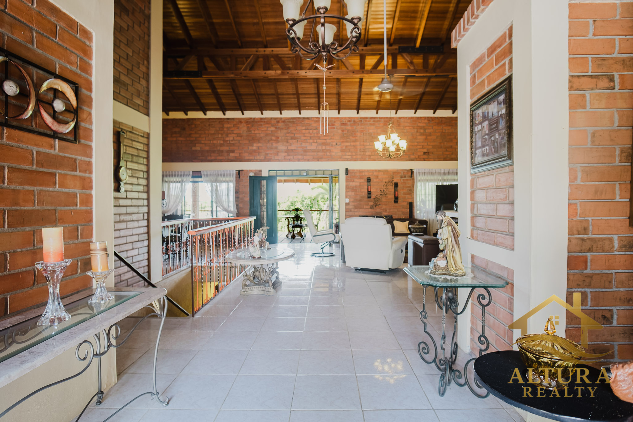 SE VENDE CASA CAMPESTRE EN ALCALA