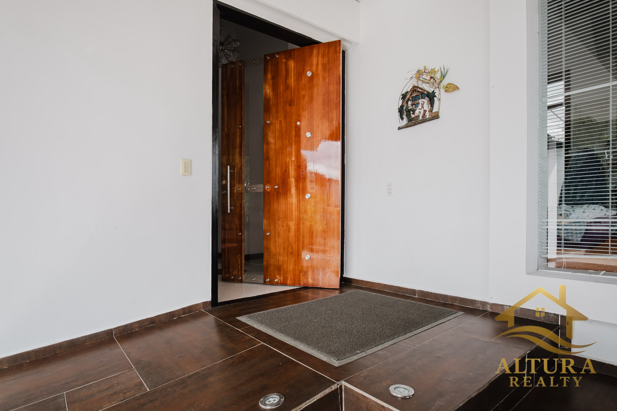 SE VENDE CASA EN CONJUNTO CERRADO A 5 MINUTOS DE ARMENIA