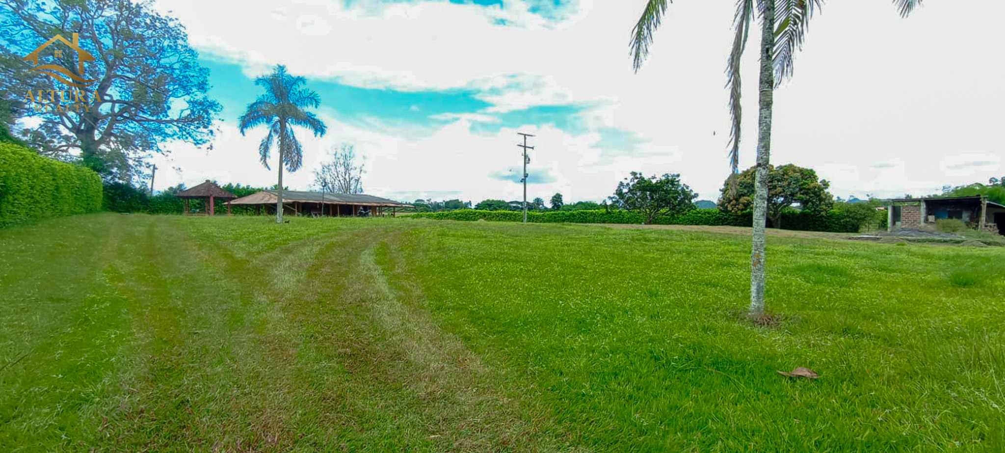 SE VENDE FINCA EN PUEBLO TAPAO QUINDIO,10 CUADRAS